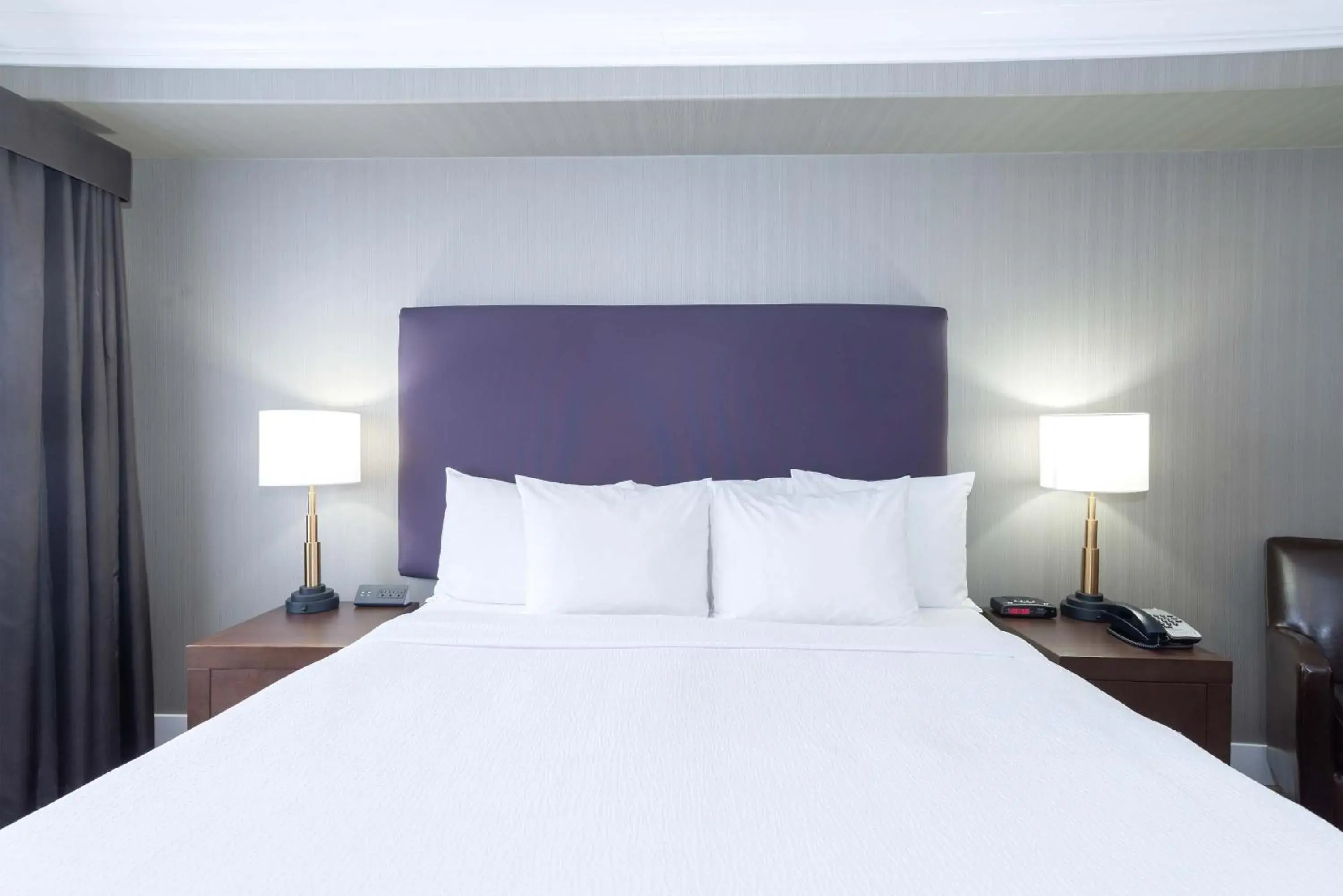 Photo of the whole room, Bed in Sandman Hotel and Suites Abbotsford Photo of the whole room, Bed in Sandman Hotel and Suites Abbotsford