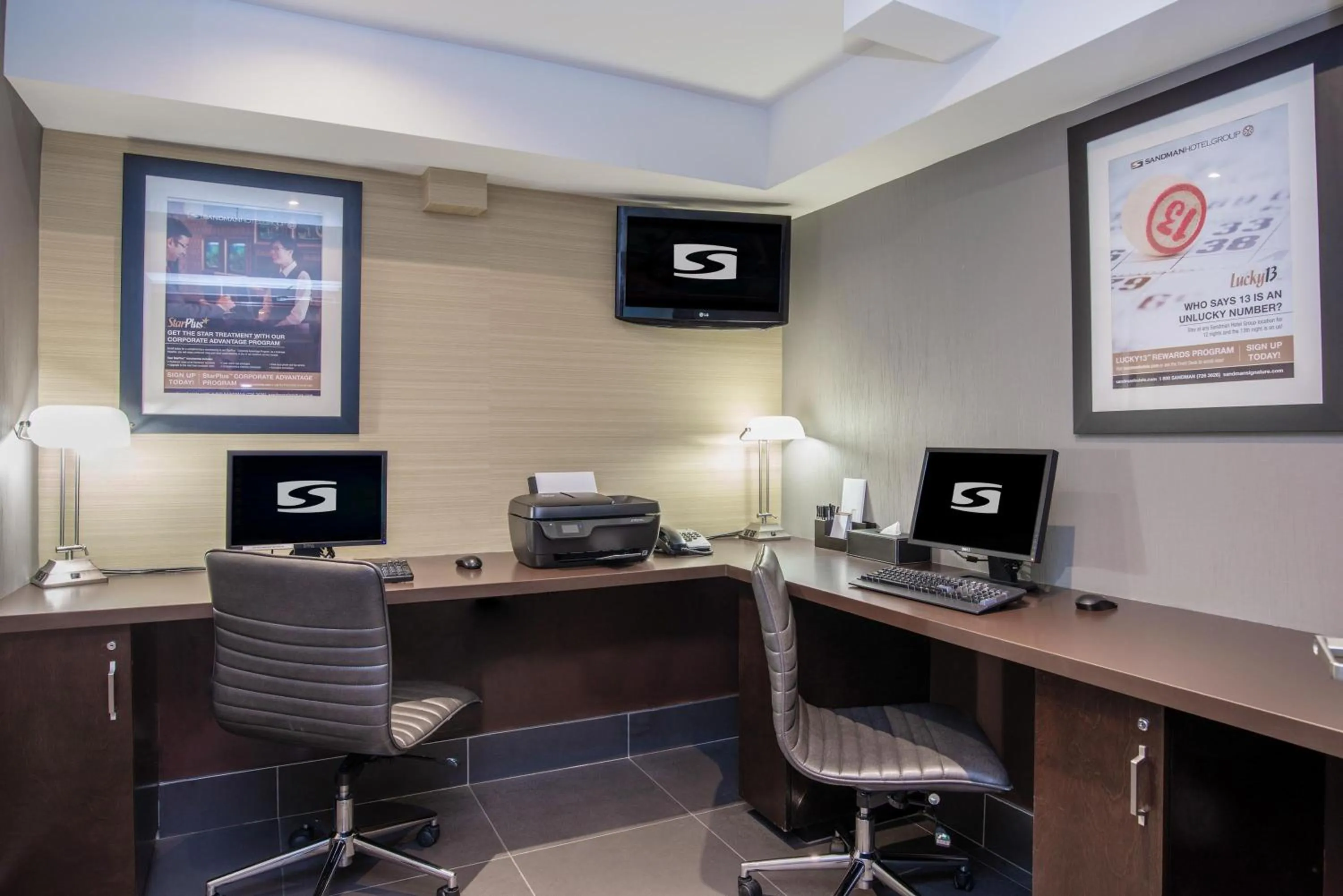 Business facilities in Sandman Hotel and Suites Abbotsford