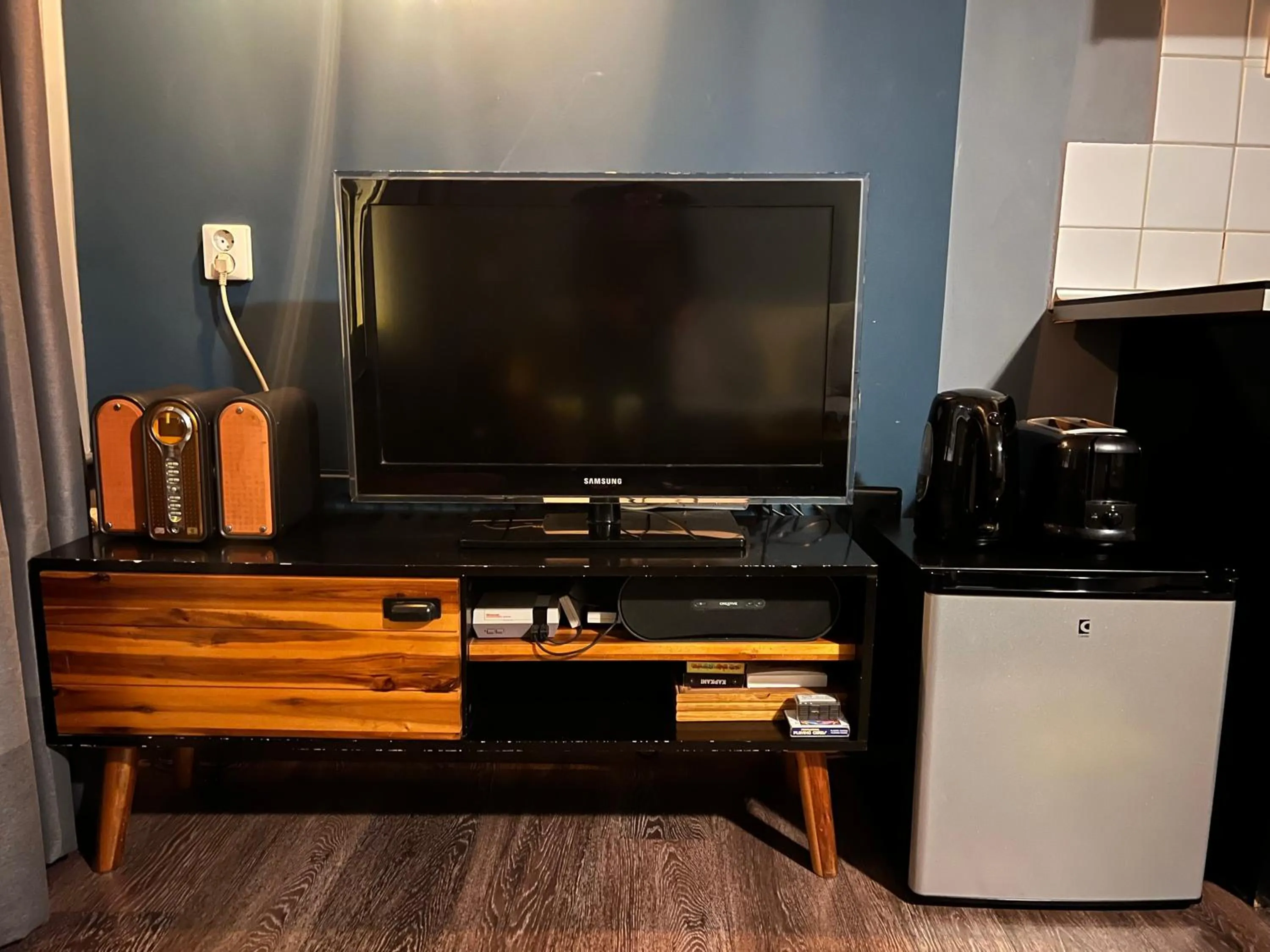 TV and multimedia in 7B&B