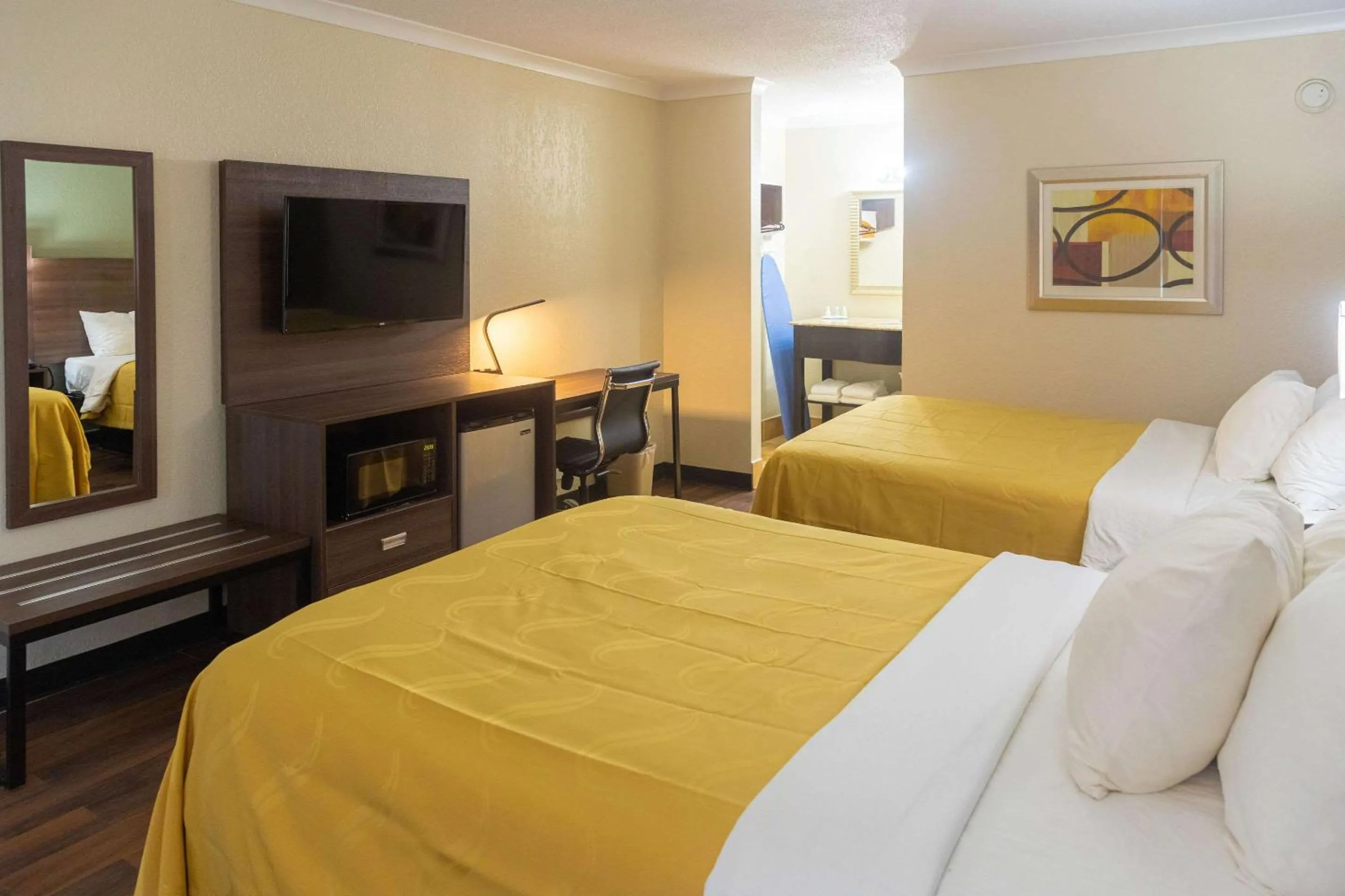 Bedroom, Bed in Quality Inn Richmond Hill - Savannah I-95