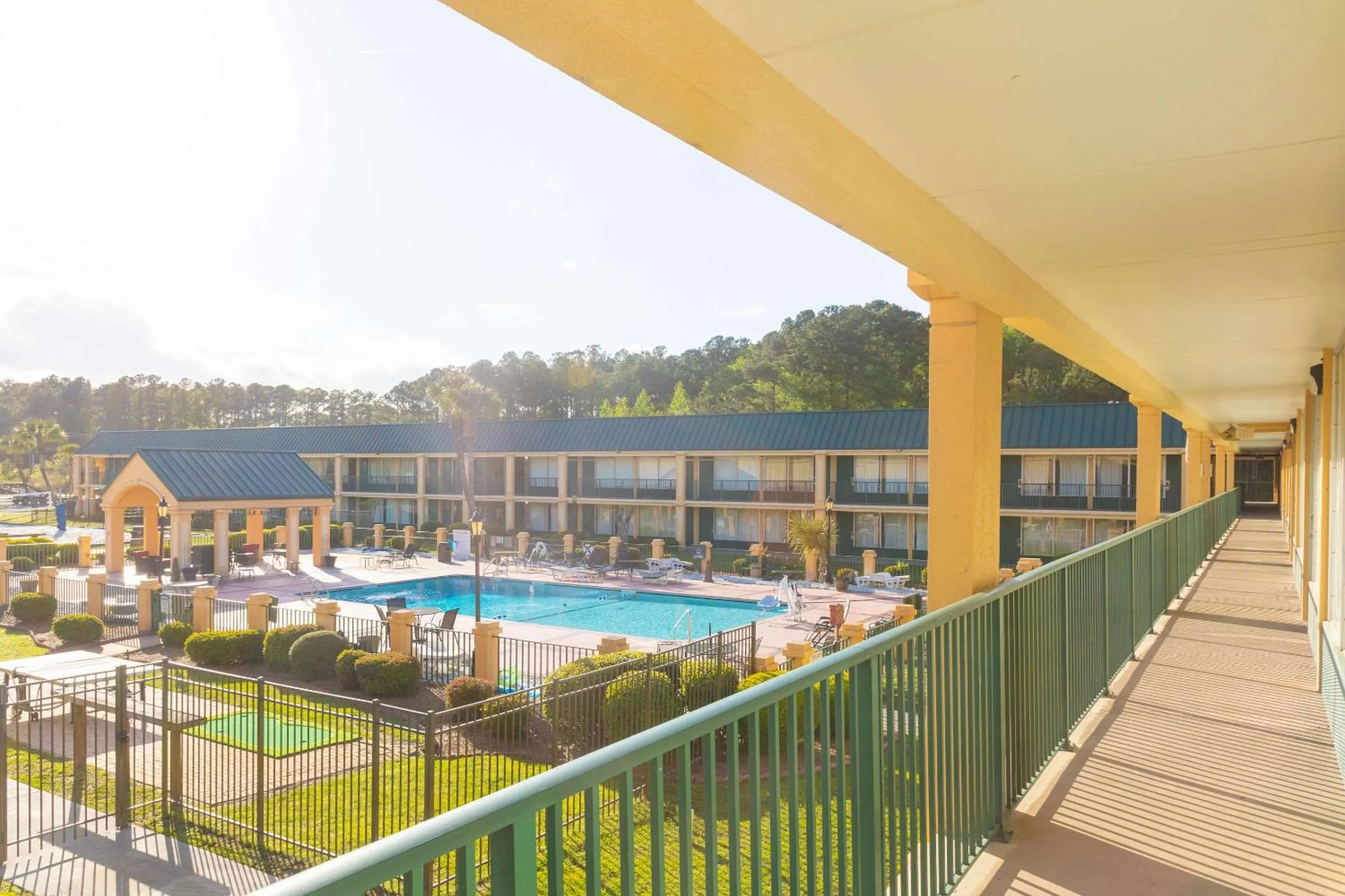 Property building in Quality Inn Richmond Hill - Savannah I-95