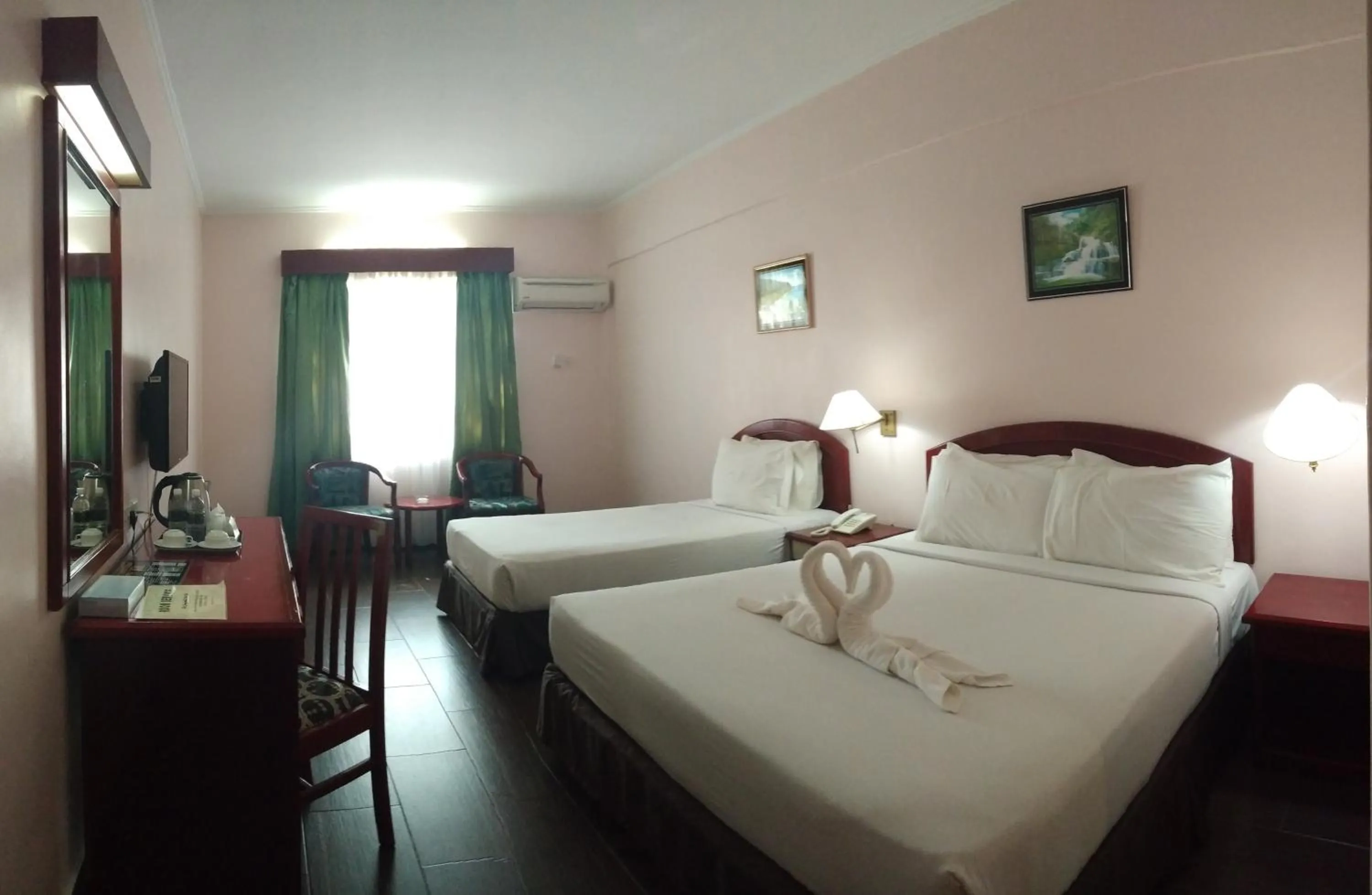 Photo of the whole room, Bed in Hotel Seri Malaysia Rompin