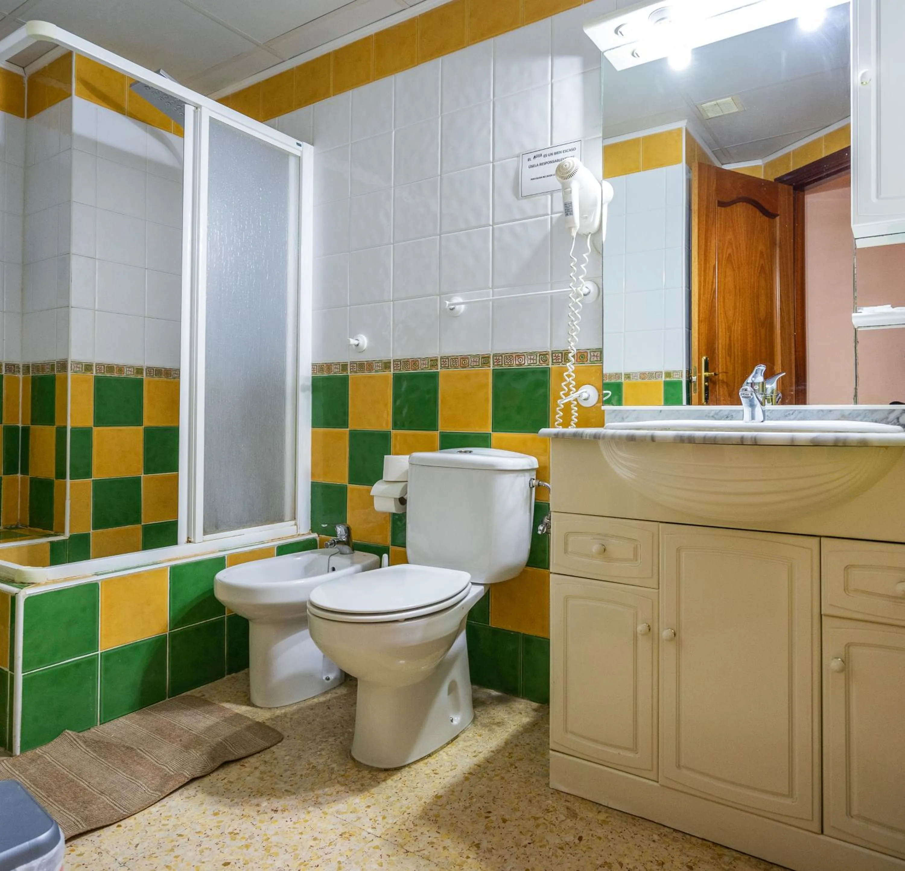 Bathroom in Hotel Velis