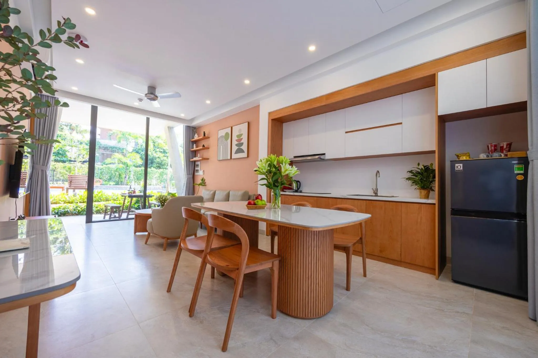 Kitchen or kitchenette in Gaia Hotel Phu Quoc