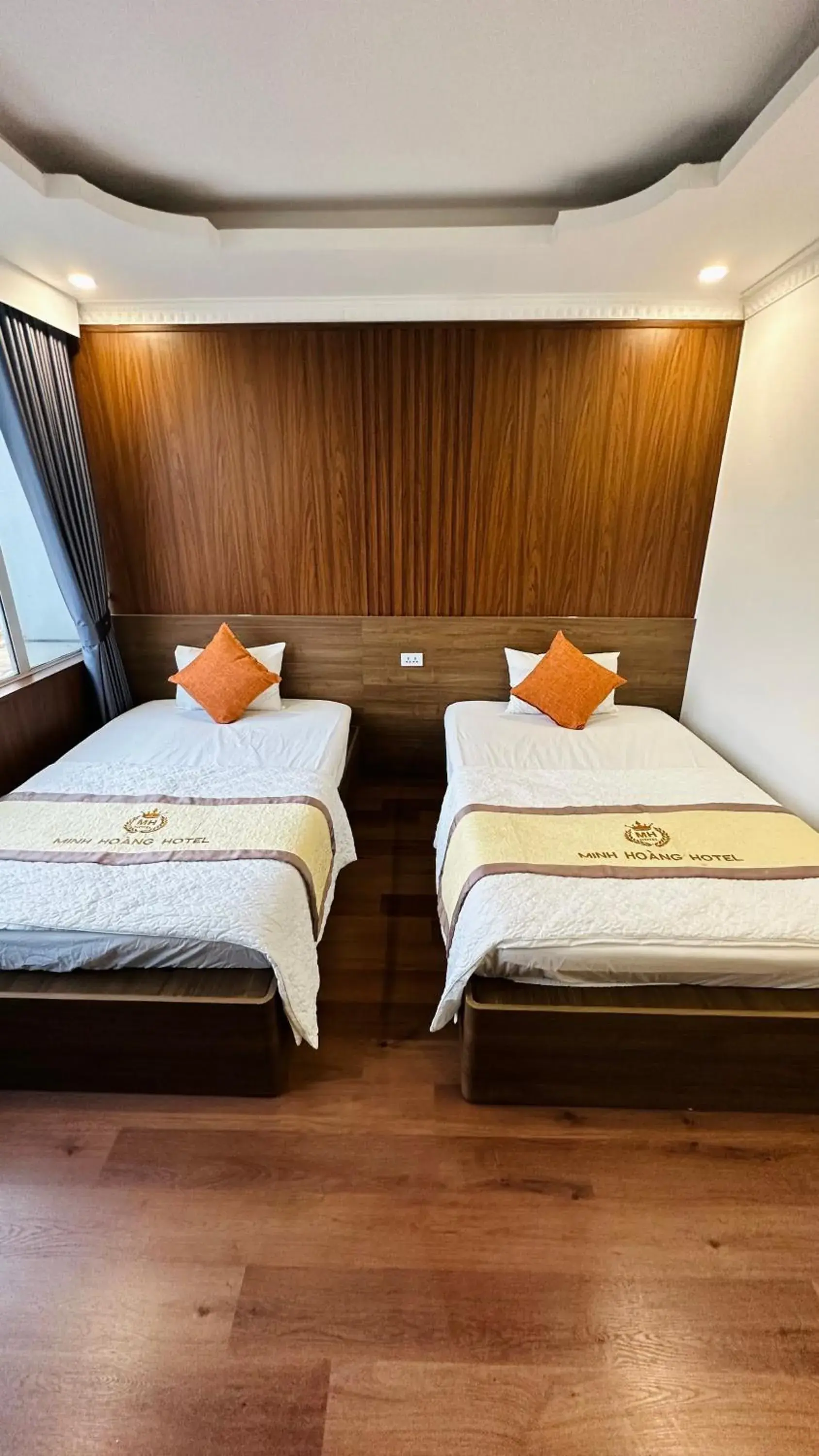 Twin Room with Lake View in Minh Hoang Hotel & Homestay Twin Room with Lake View in Minh Hoang Hotel & Homestay