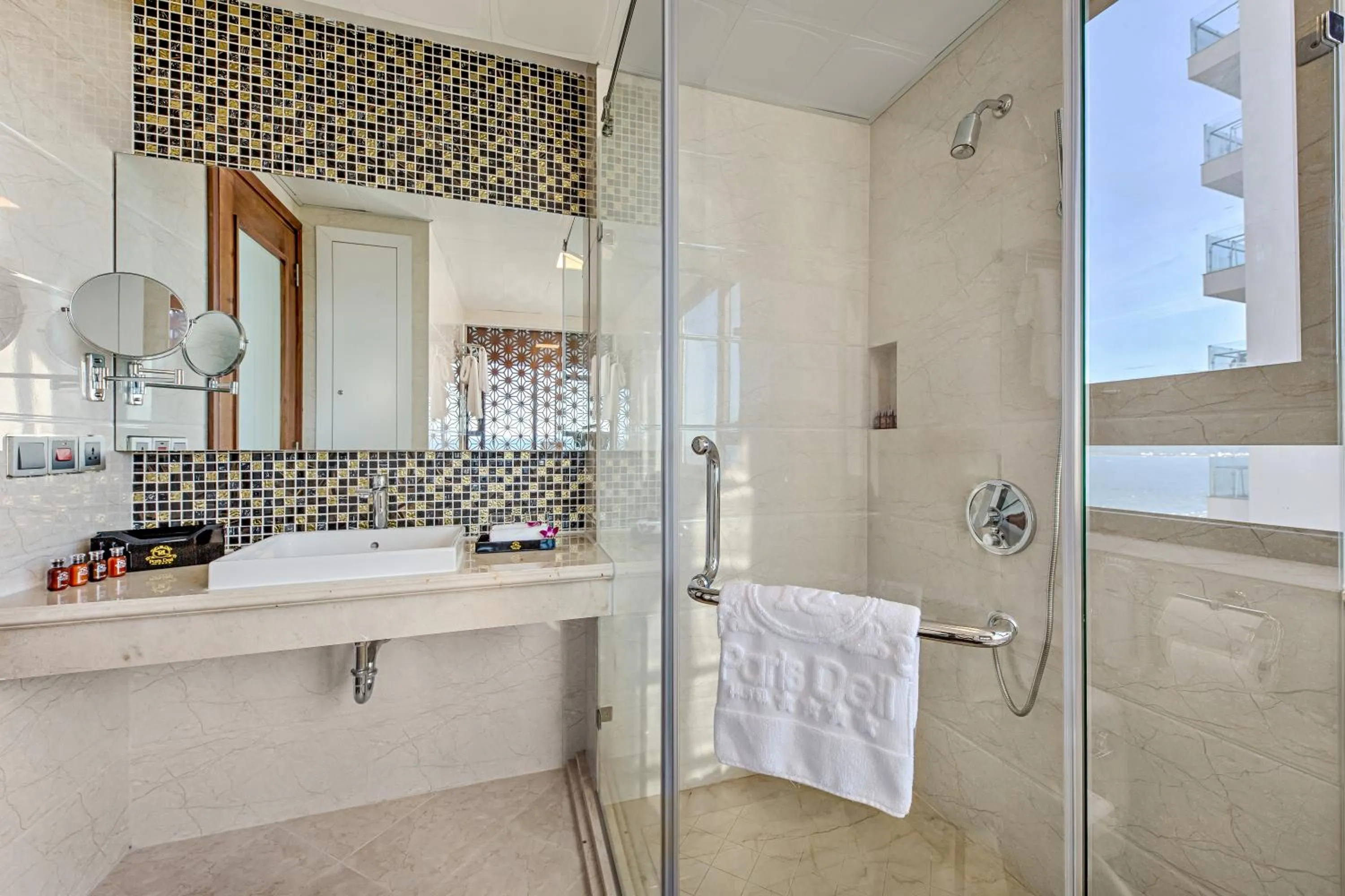 Shower in Paris Deli Danang Beach Hotel