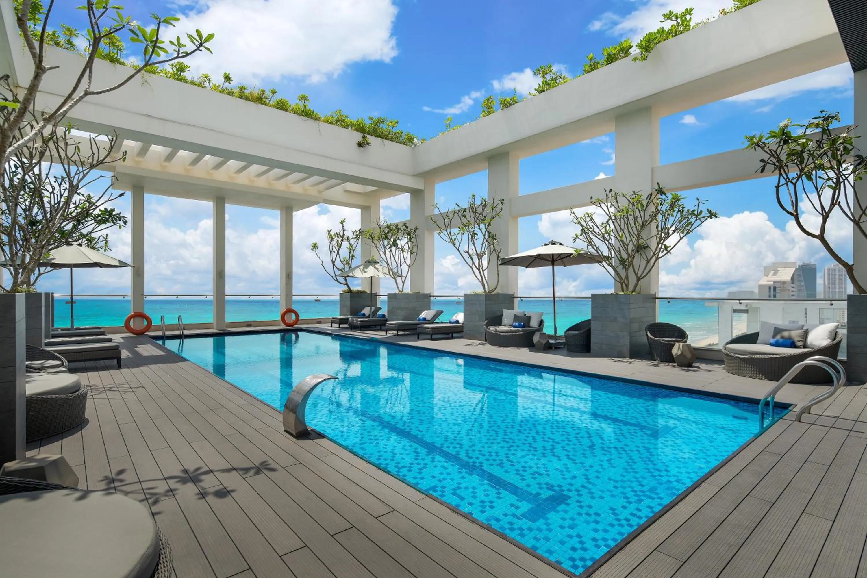 Swimming pool in Paris Deli Danang Beach Hotel