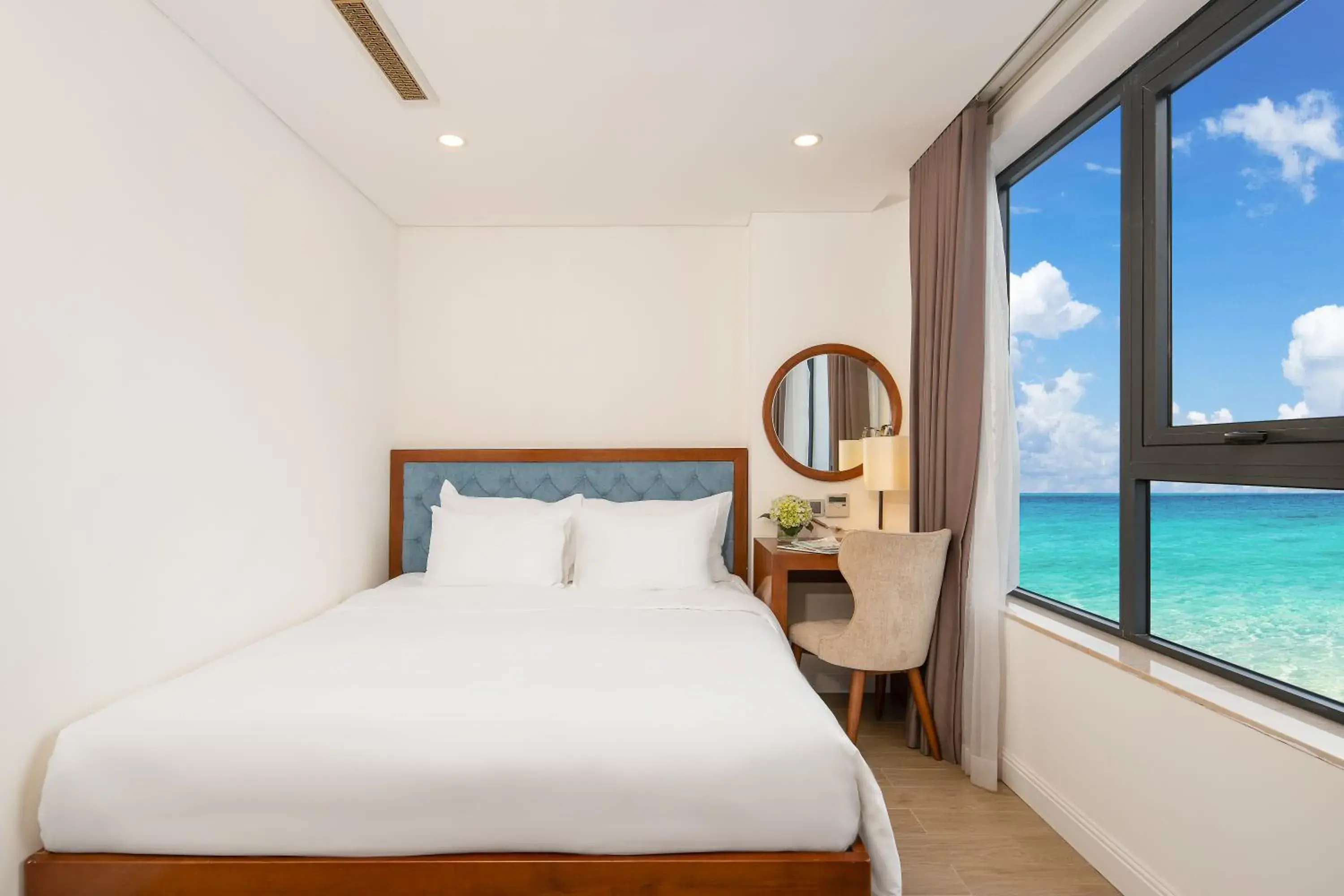 Bedroom, Bed in Paris Deli Danang Beach Hotel Bedroom, Bed in Paris Deli Danang Beach Hotel