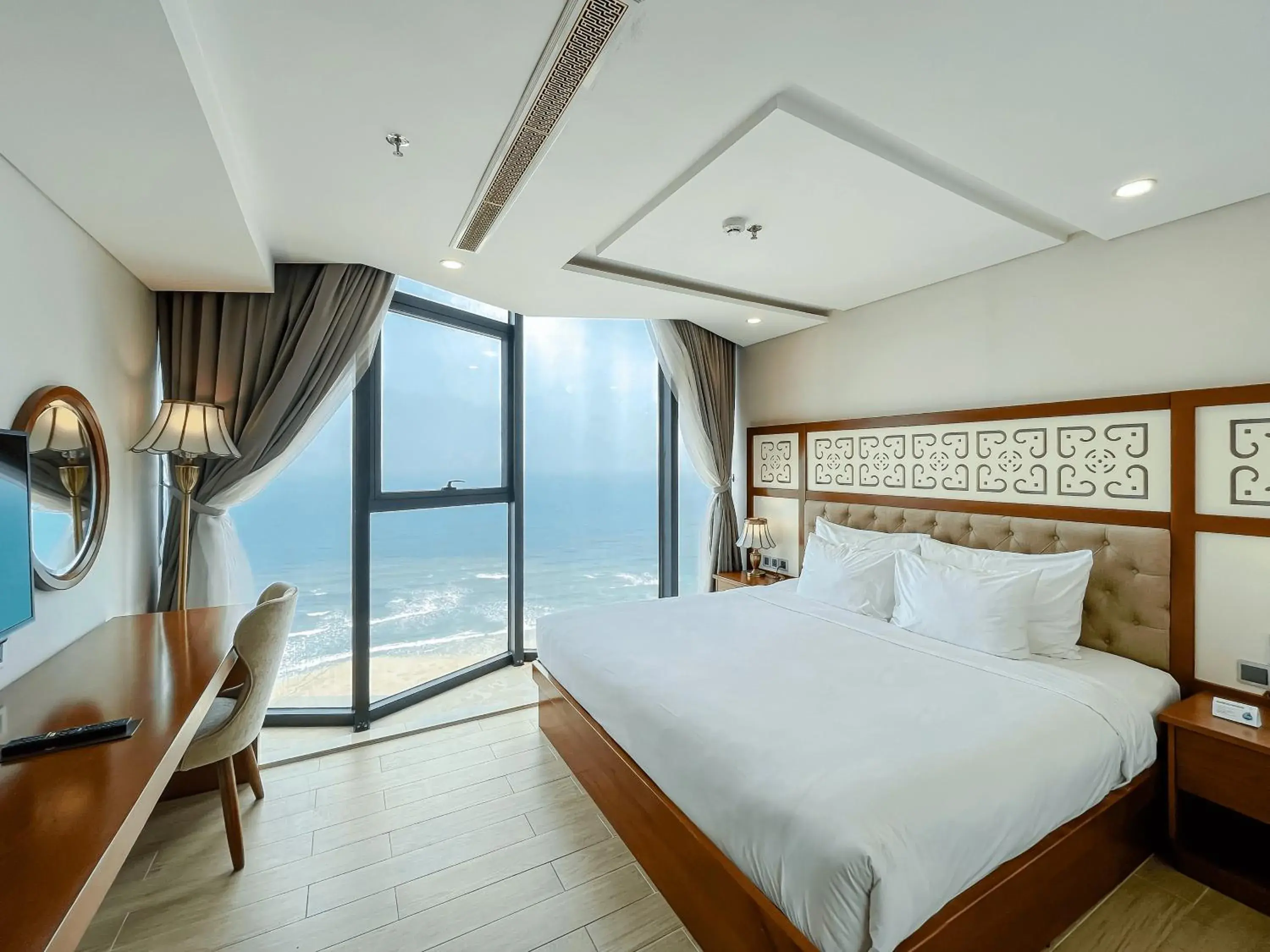 Seafront Two-Bedroom Apartment in Paris Deli Danang Beach Hotel Seafront Two-Bedroom Apartment in Paris Deli Danang Beach Hotel