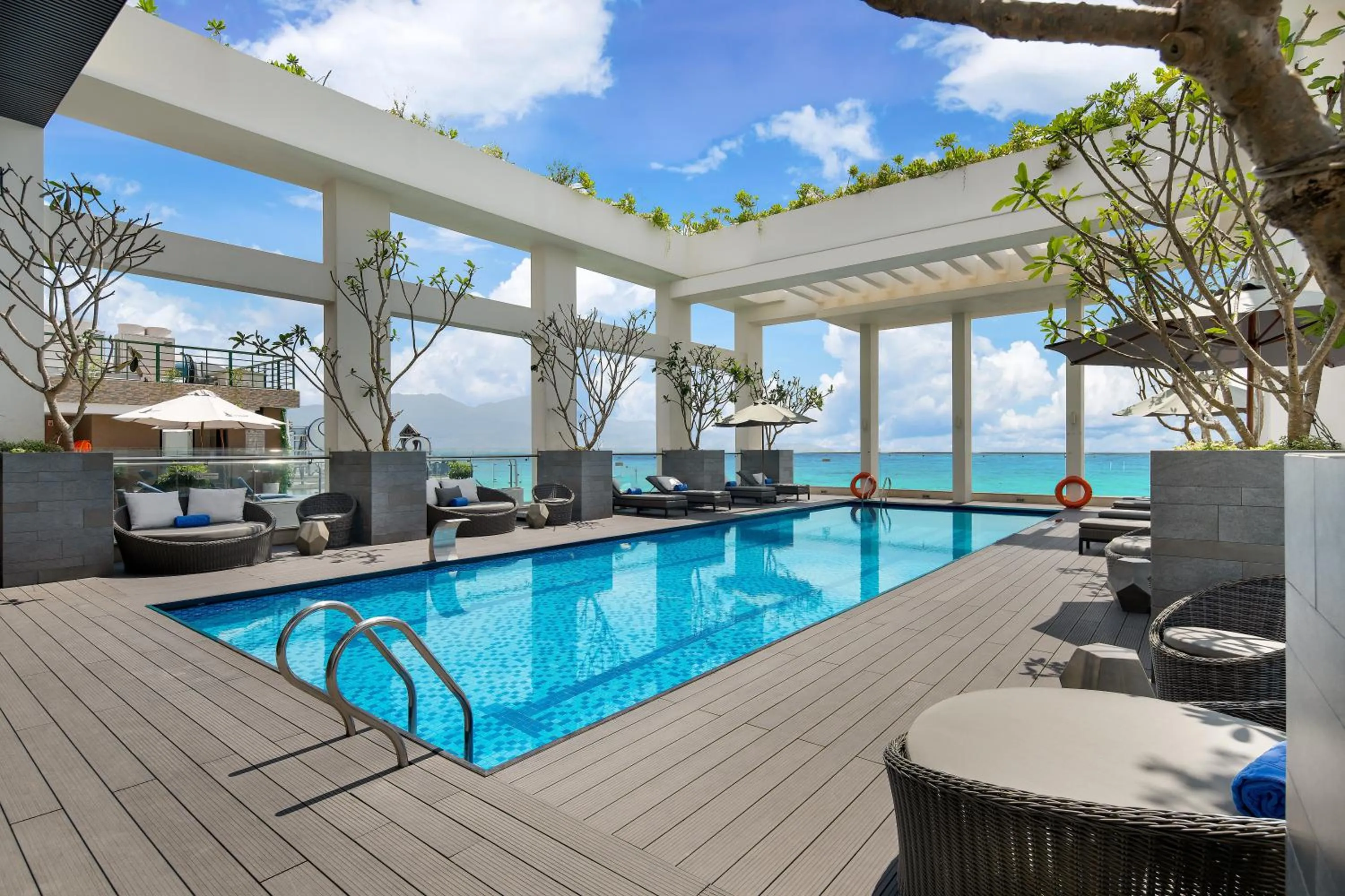 Swimming pool in Paris Deli Danang Beach Hotel