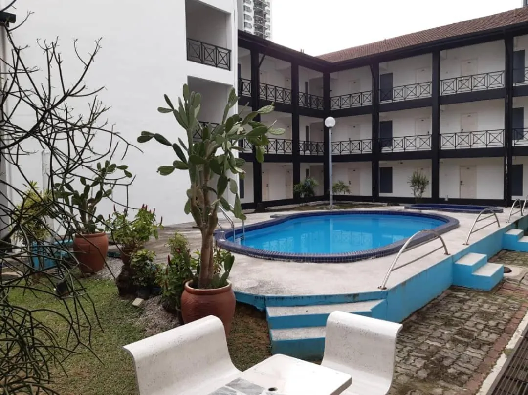 Swimming pool in Hotel Seri Malaysia Pulau Pinang