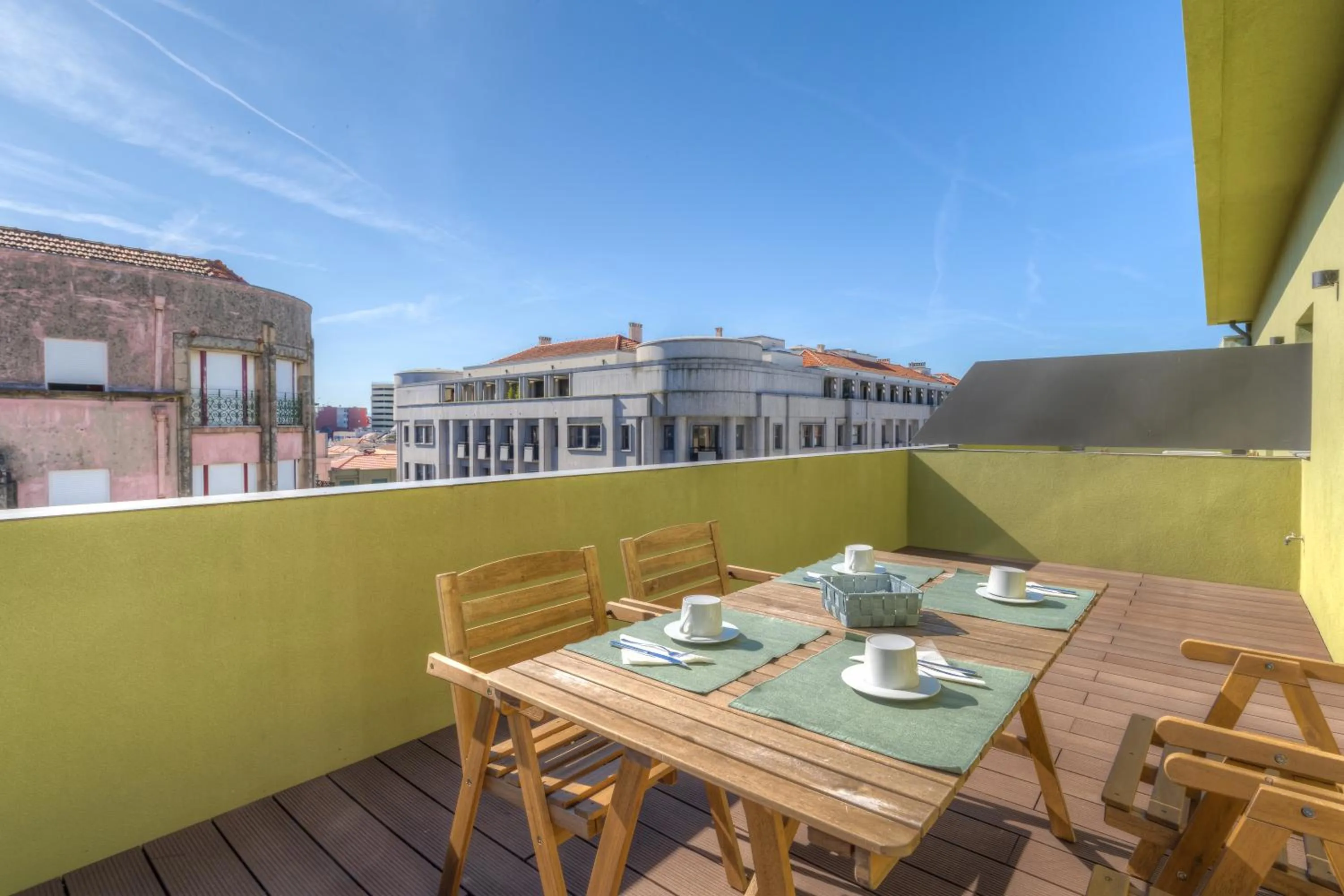 Spot Family Apartments