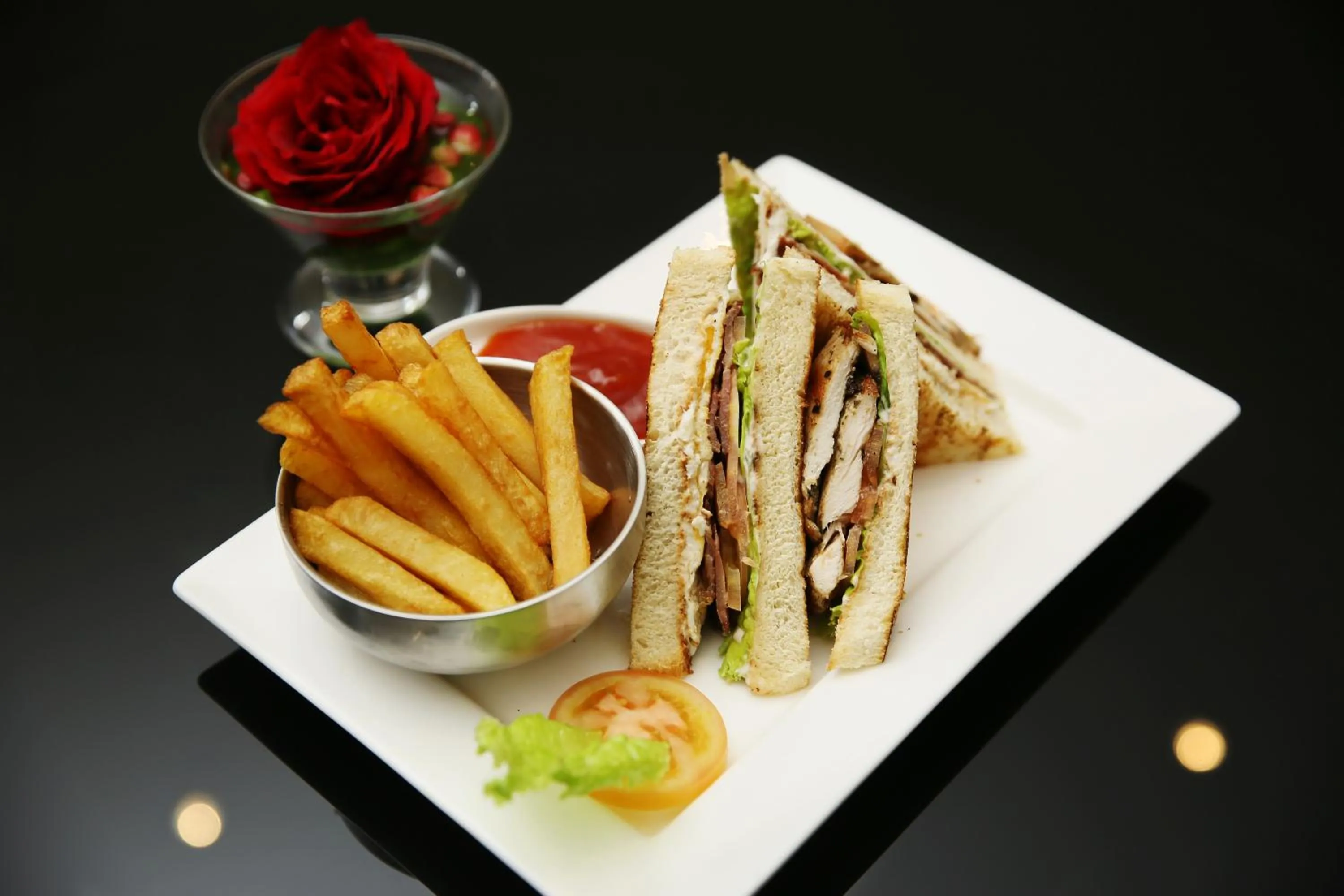 Food and drinks in Magnolia Hotel & Conference Center