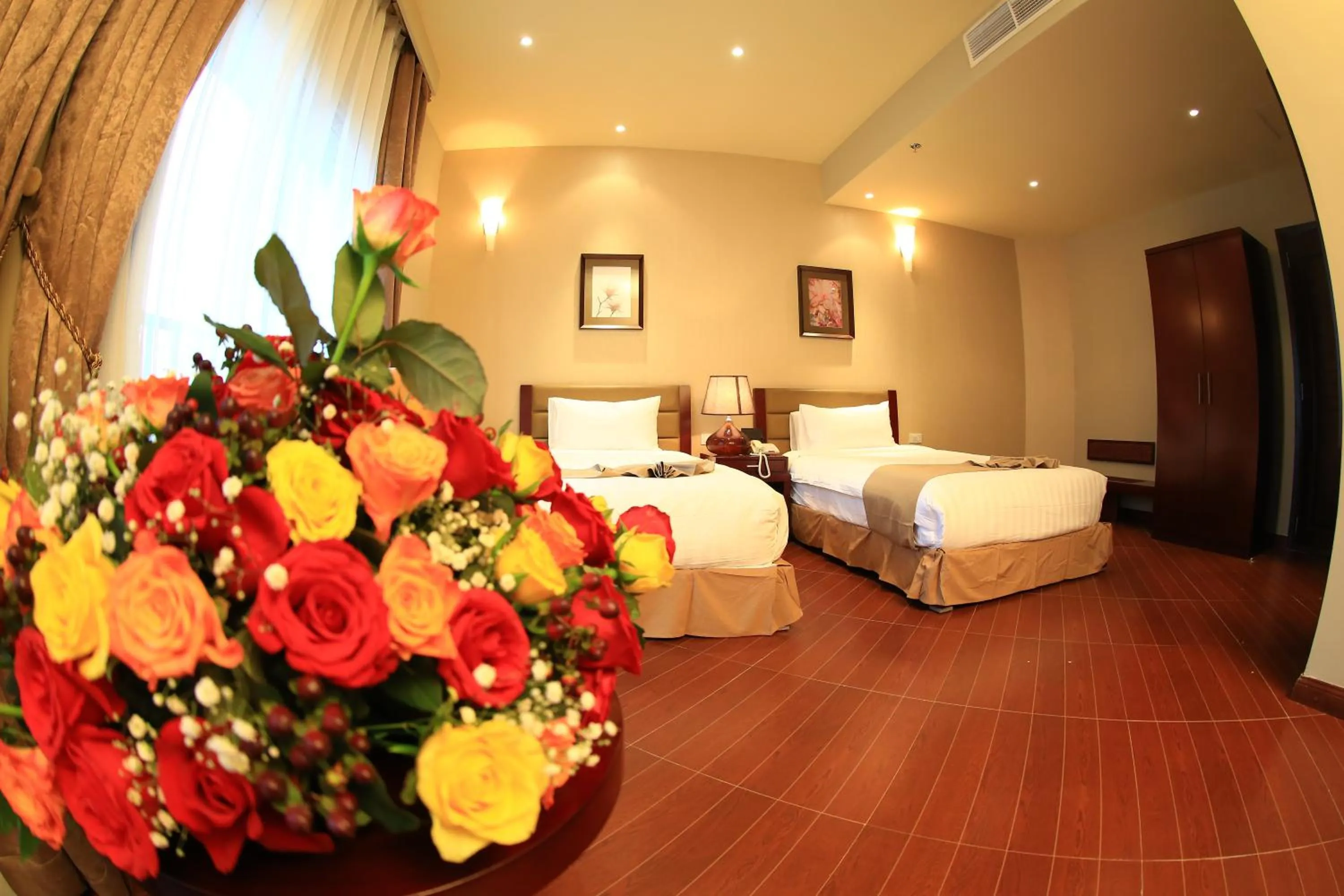 Photo of the whole room, Bed in Magnolia Hotel & Conference Center