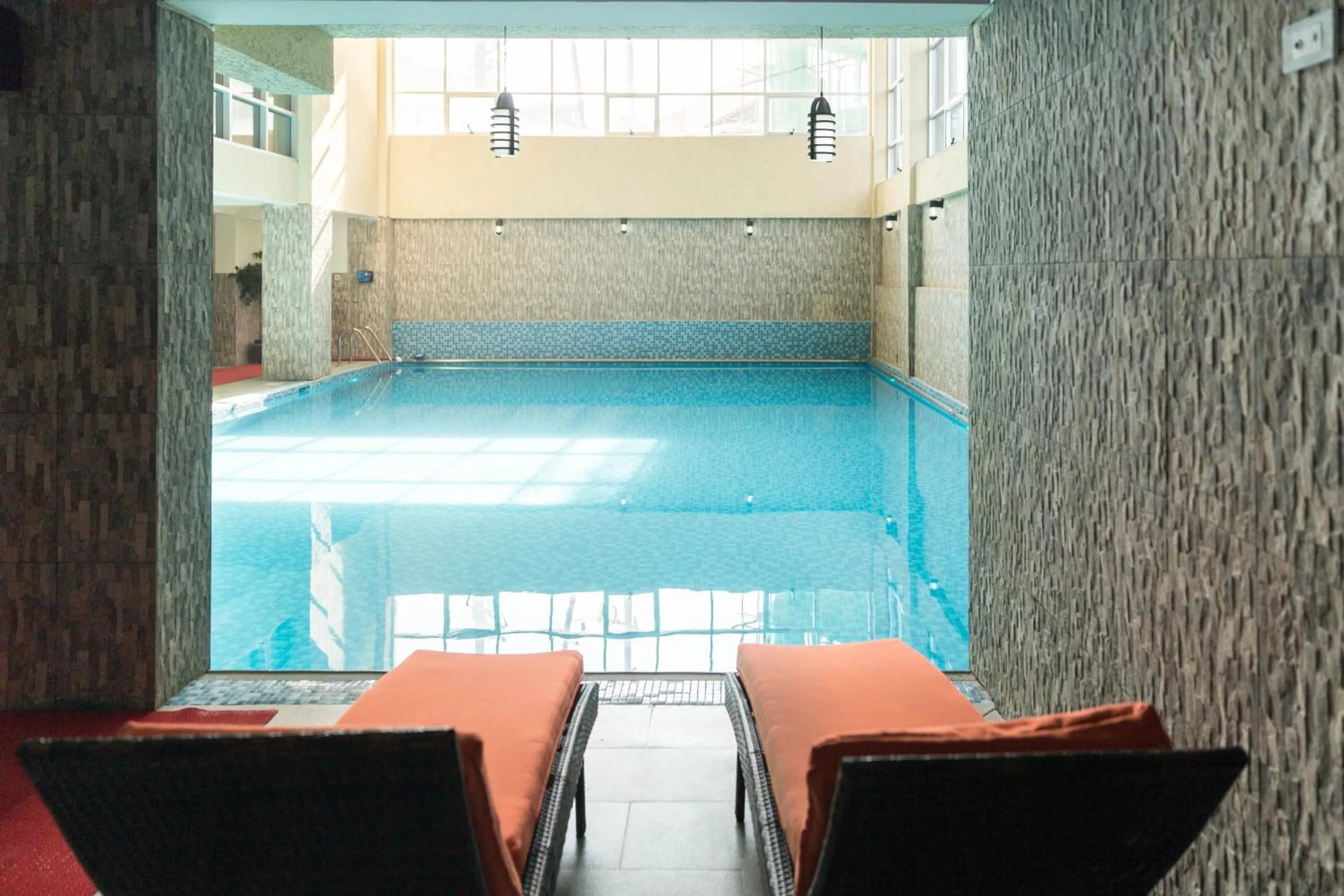 Swimming pool in Magnolia Hotel & Conference Center