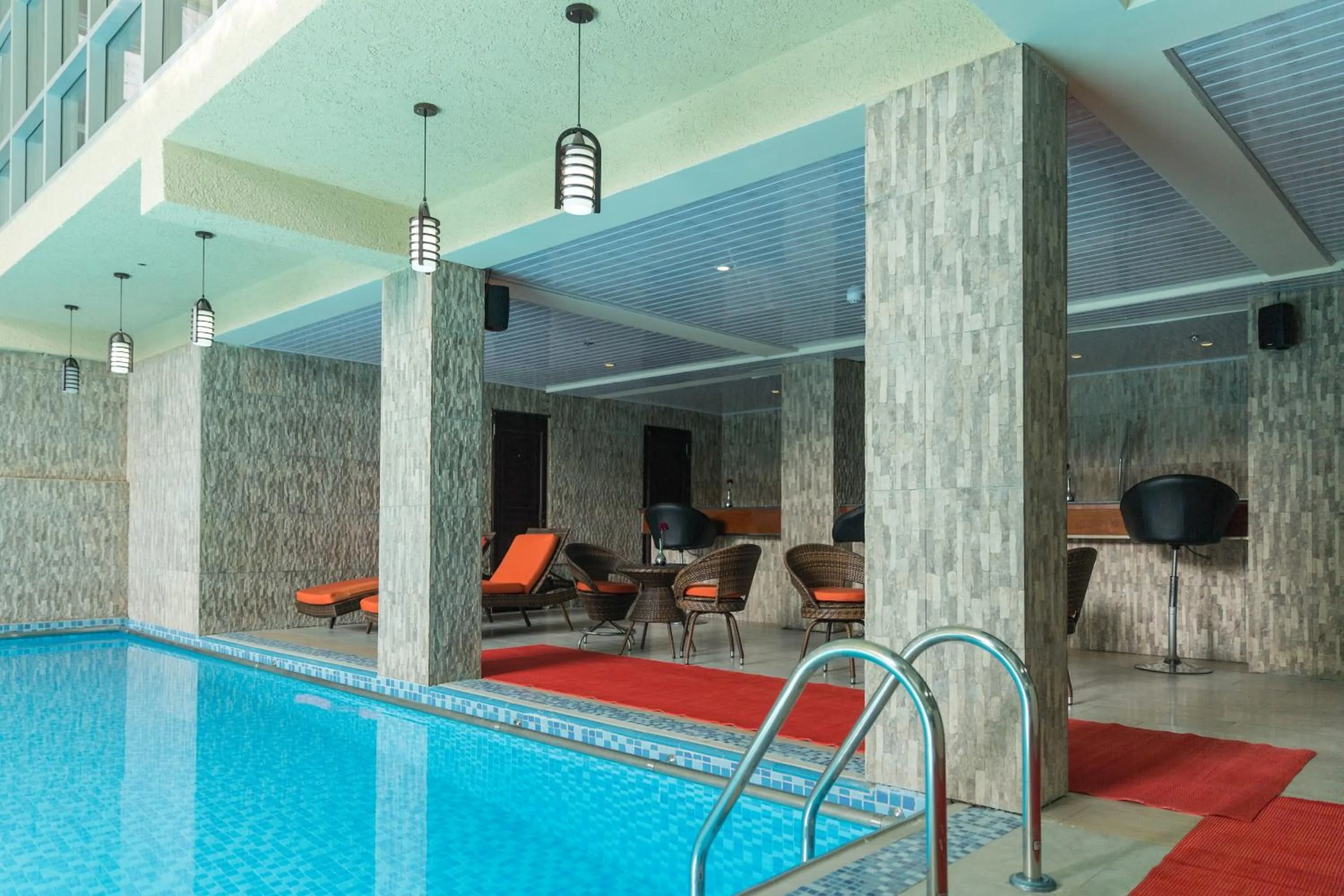 Swimming pool in Magnolia Hotel & Conference Center