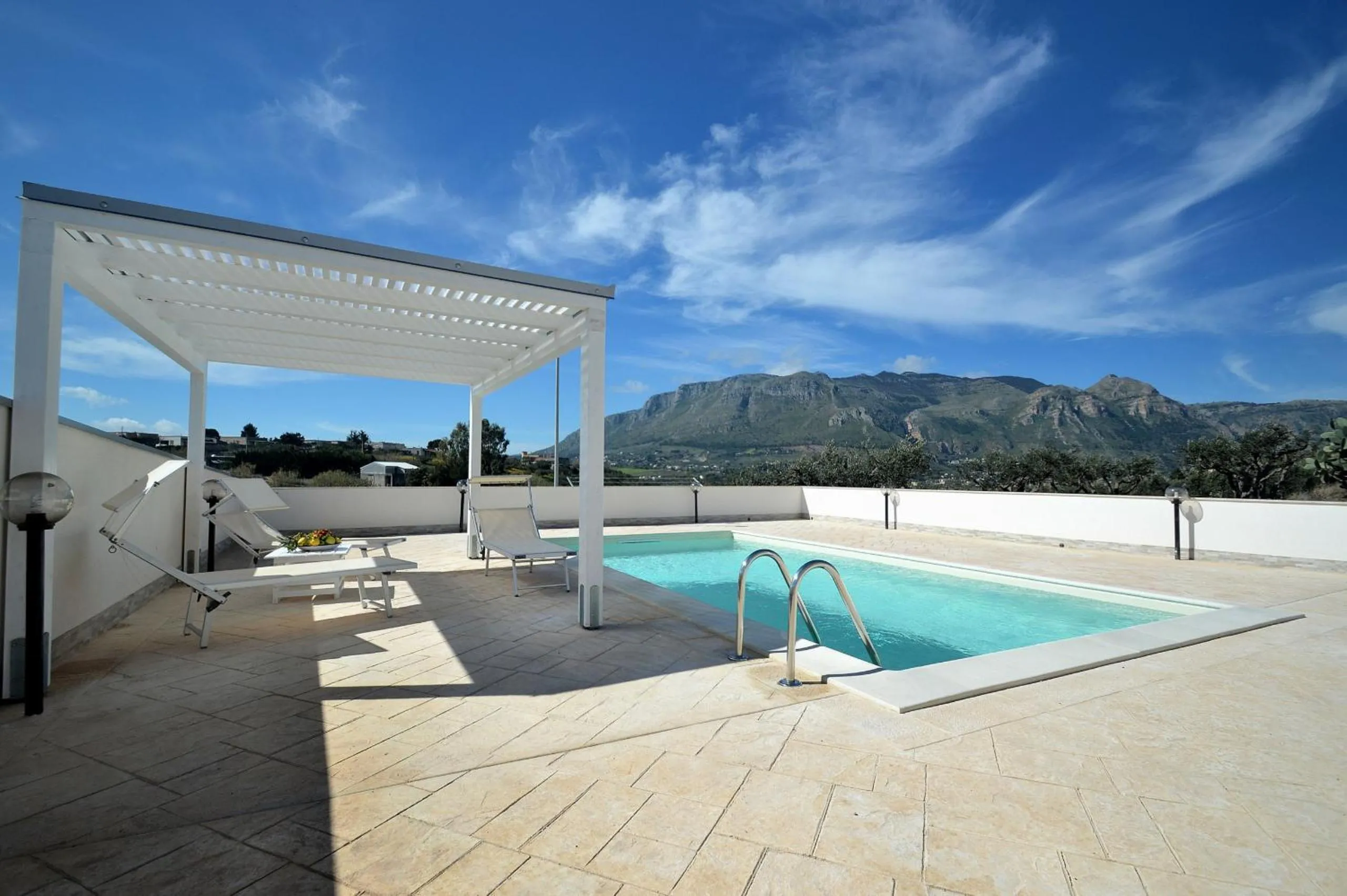 Swimming pool in Villa Bianca e Villa Arancio