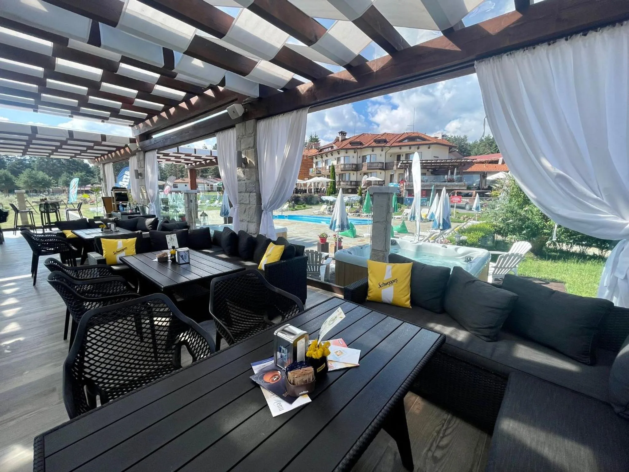 Restaurant/places to eat in Family Hotel Eterno