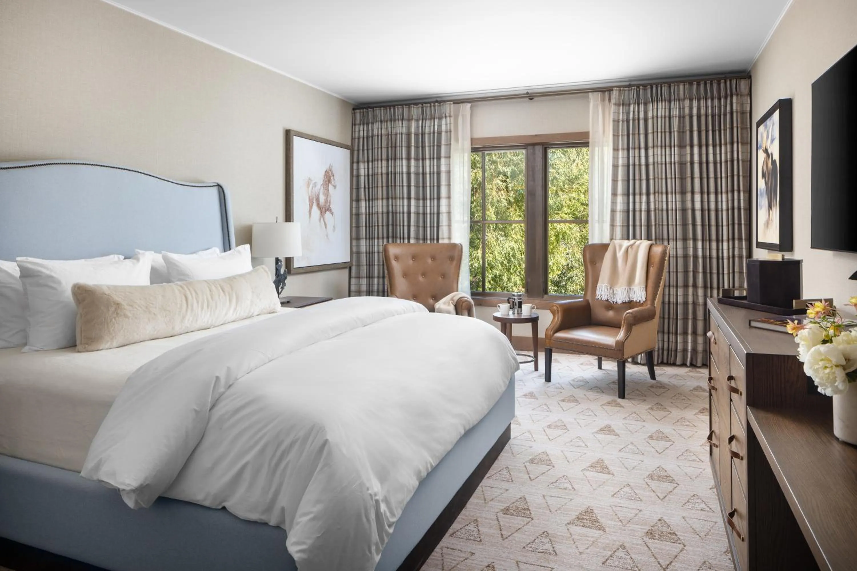 Bedroom, Bed in The Rusty Parrot Lodge and Spa