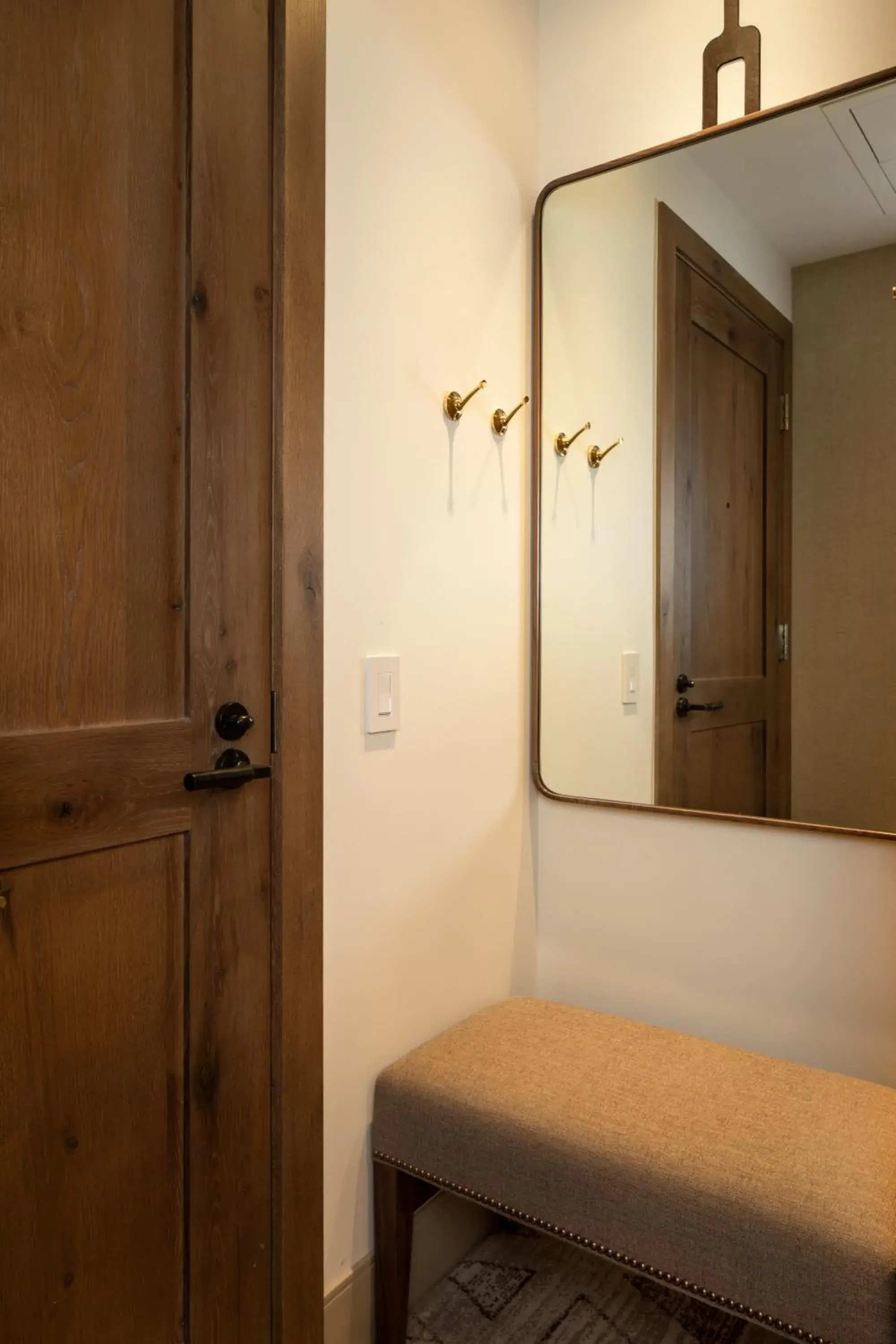 King Room - Disability Access in The Rusty Parrot Lodge and Spa King Room - Disability Access in The Rusty Parrot Lodge and Spa