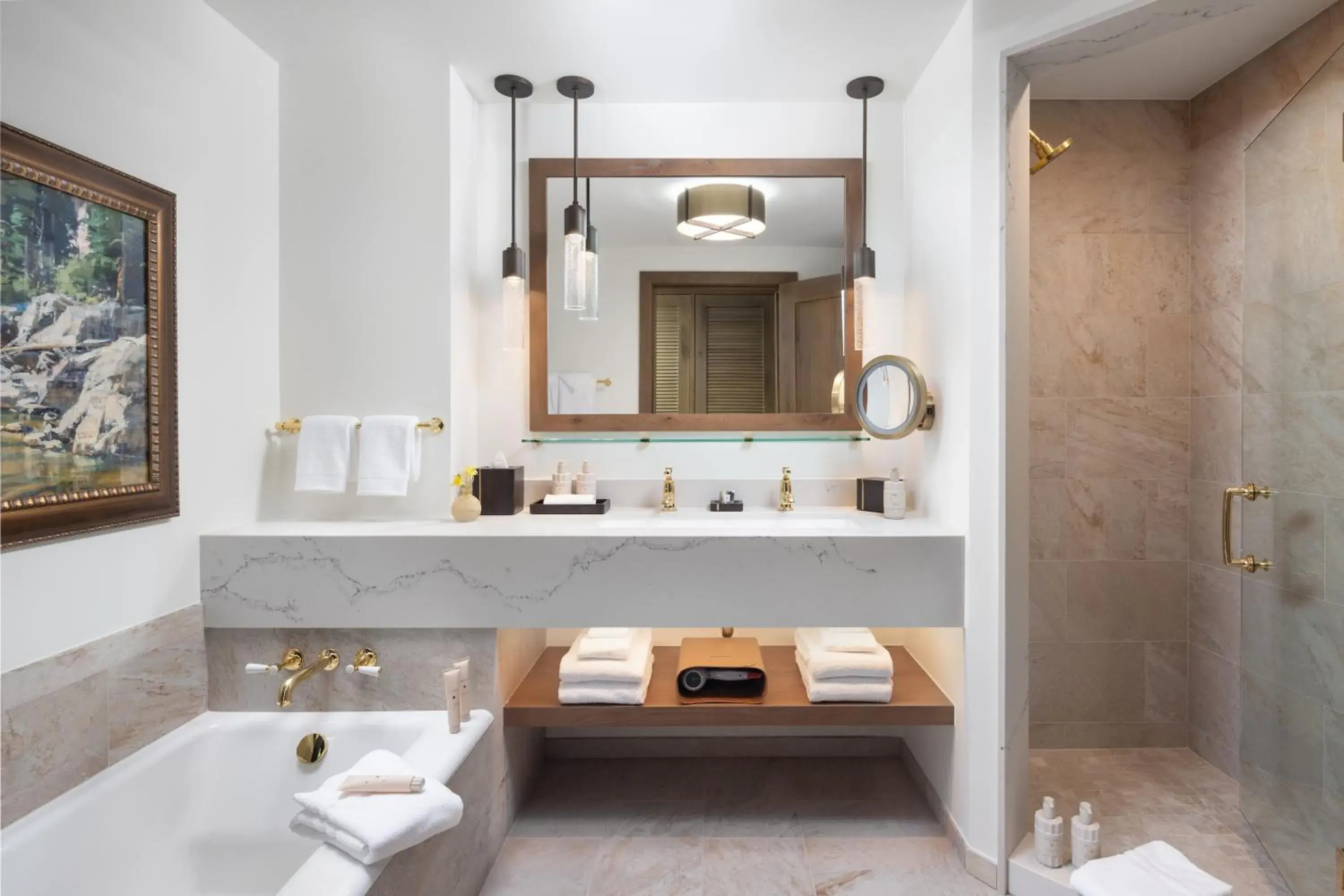 Queen Room with Balcony in The Rusty Parrot Lodge and Spa Queen Room with Balcony in The Rusty Parrot Lodge and Spa