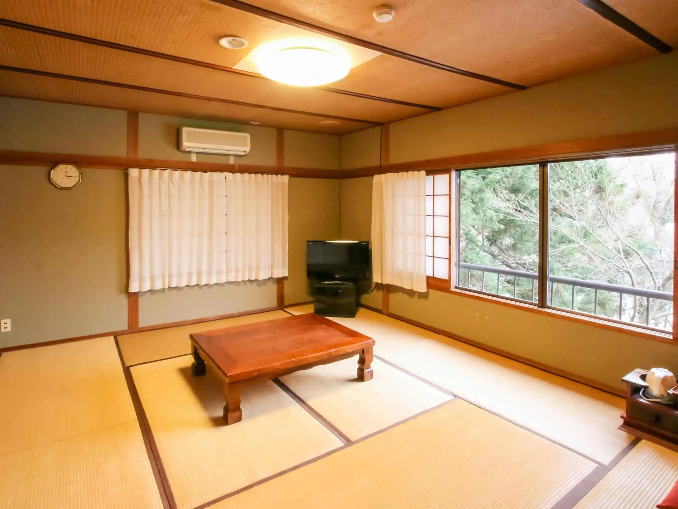 Photo of the whole room in Pension Kinrinko Toyonokuni Photo of the whole room in Pension Kinrinko Toyonokuni