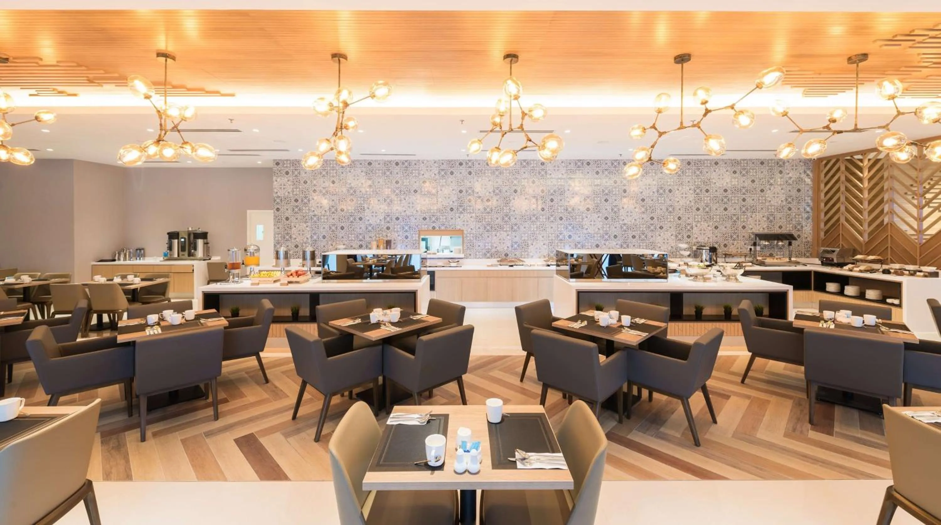 Restaurant/places to eat in Hilton Garden Inn Kuala Lumpur - North