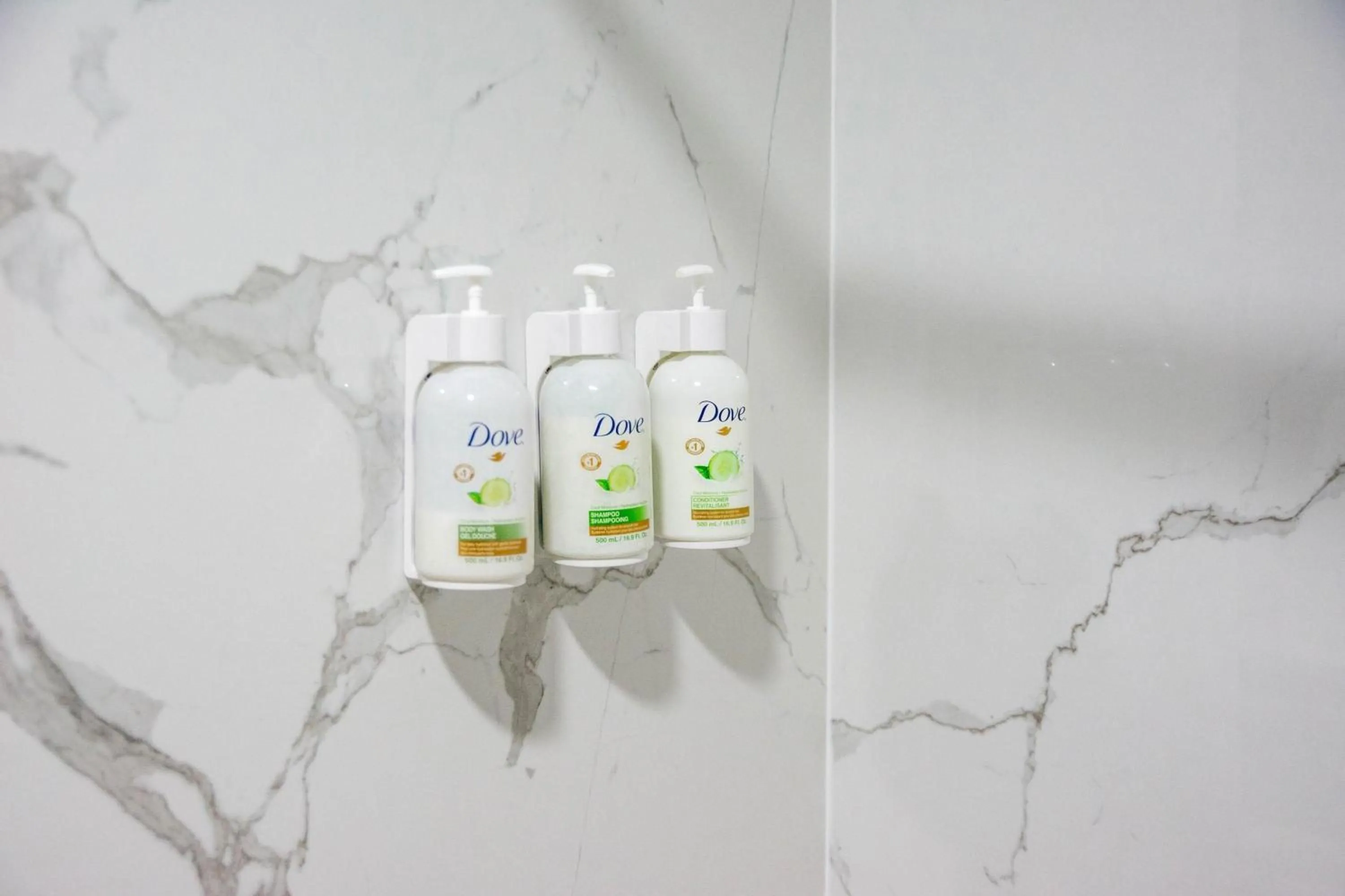 Bathroom in La Quinta Inn & Suites by Wyndham Fayetteville I-95