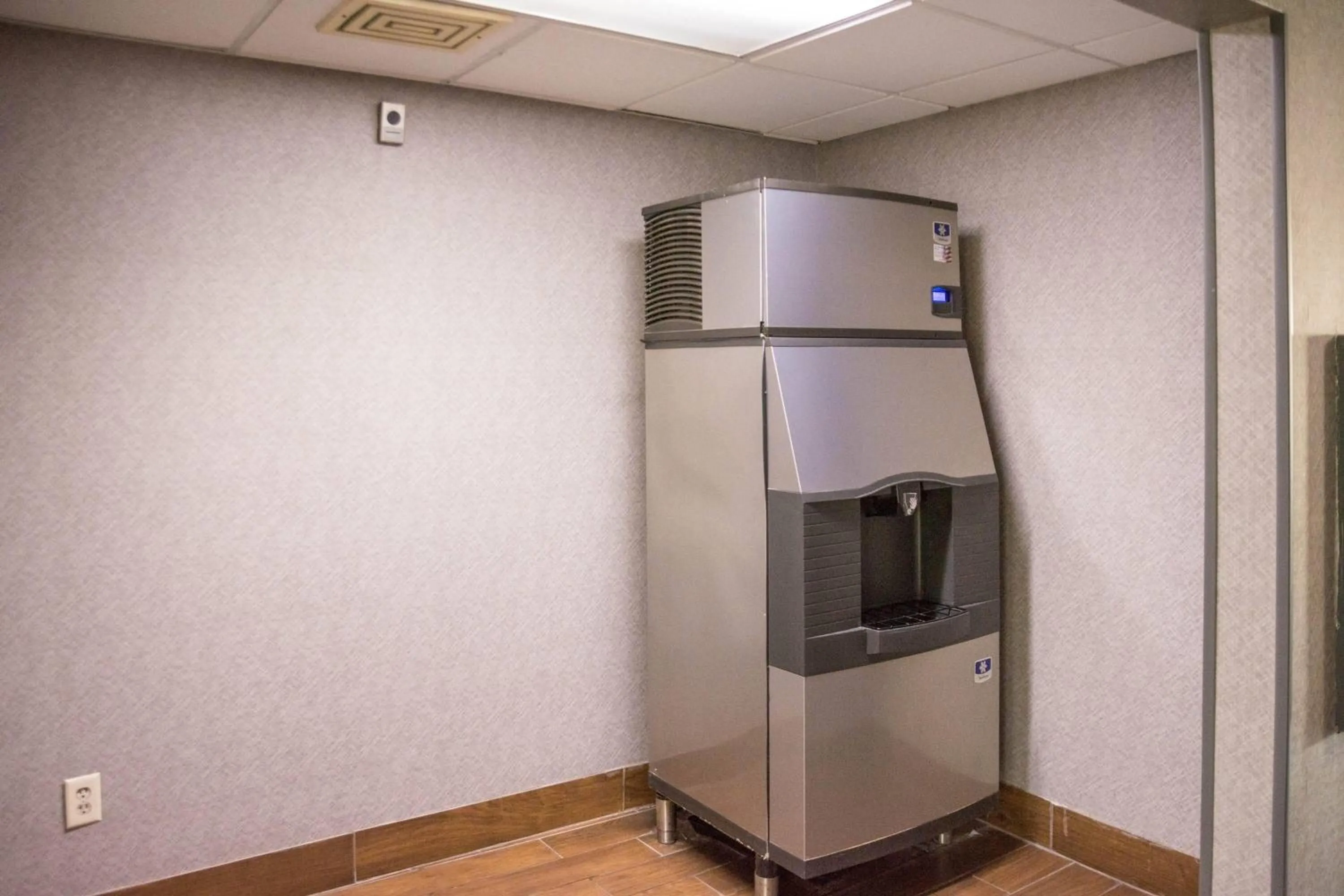 Other in La Quinta Inn & Suites by Wyndham Fayetteville I-95