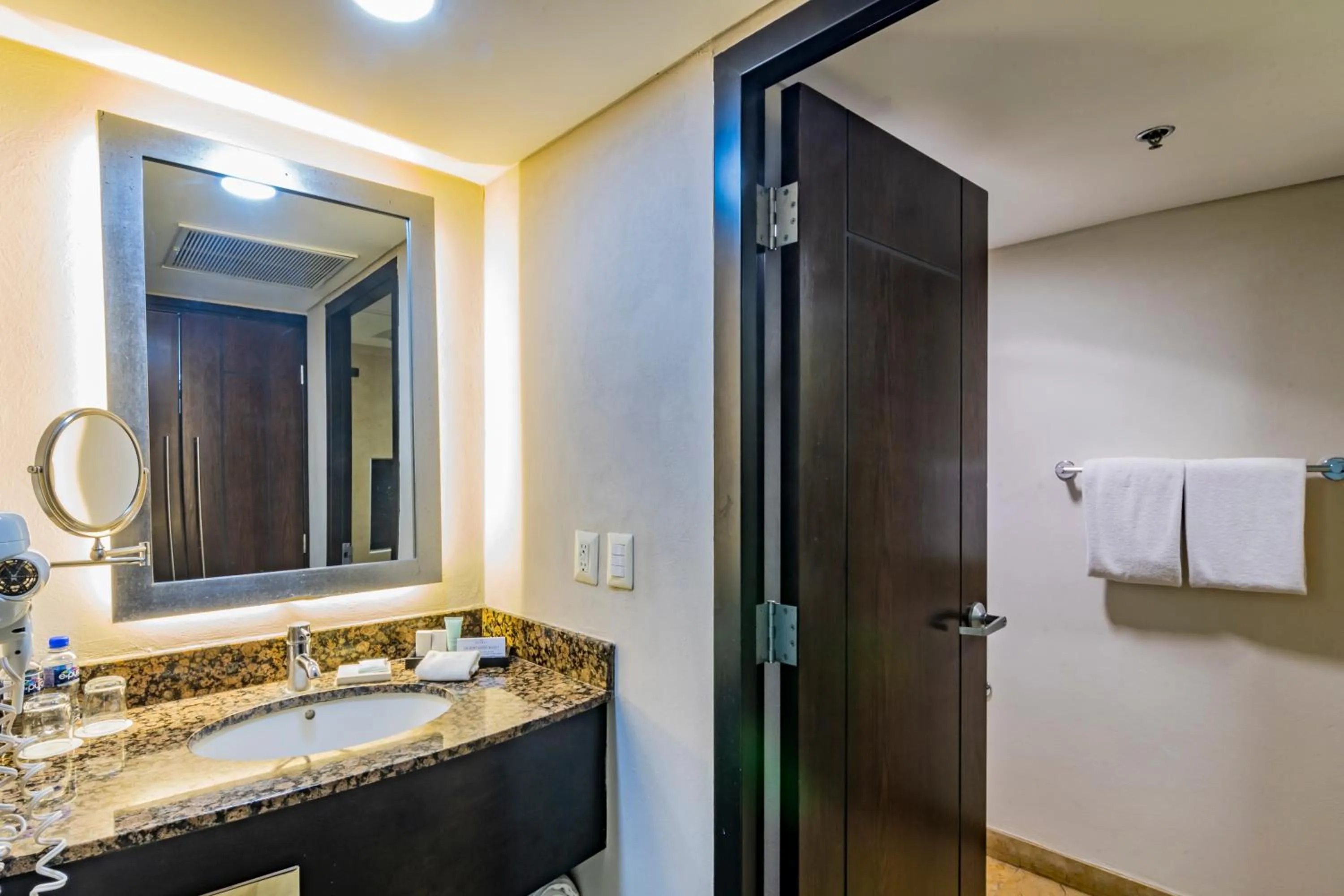 Hotel Lucerna Hermosillo