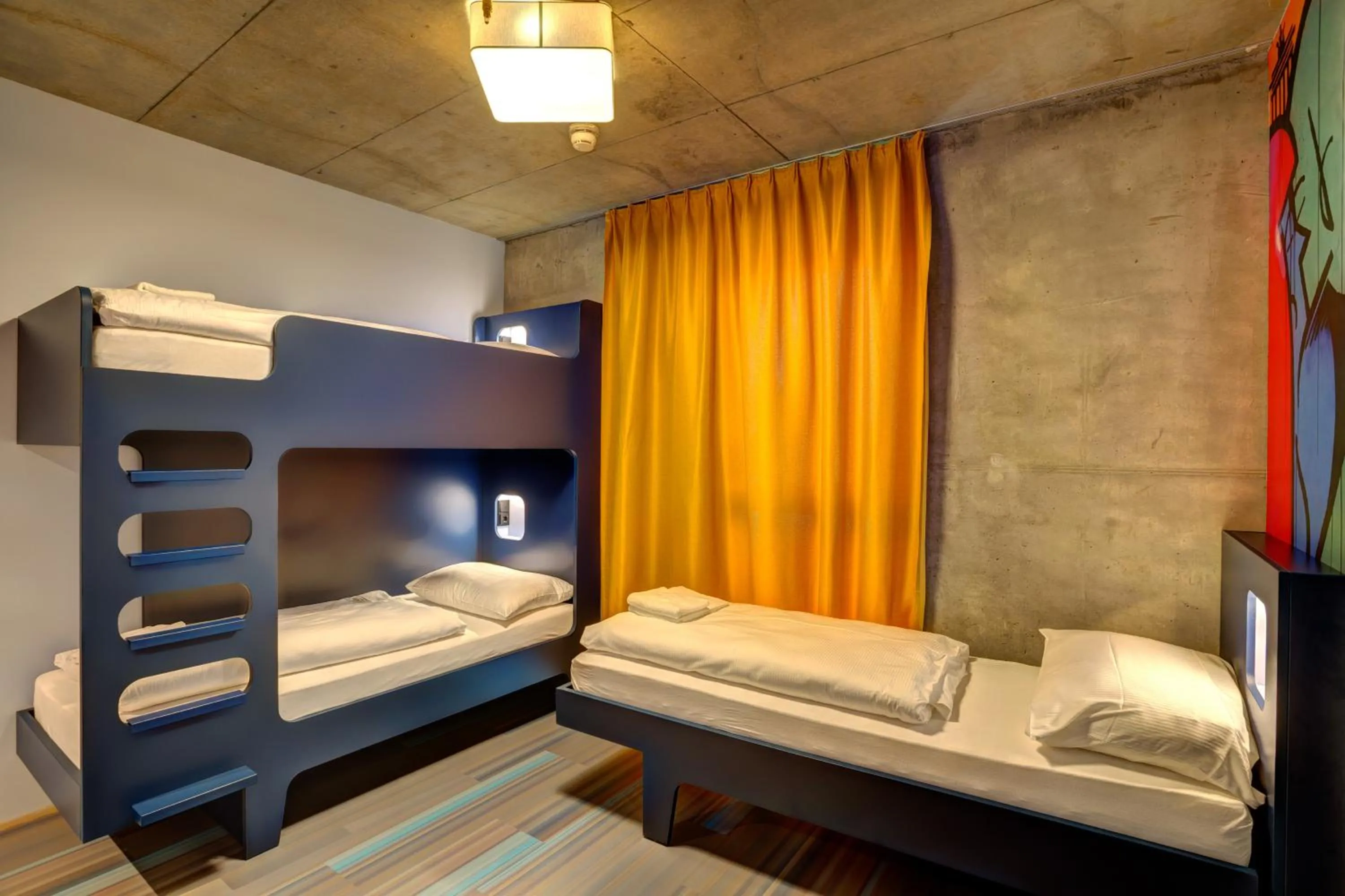 Bedroom, Bed in MEININGER Hotel Berlin East Side Gallery