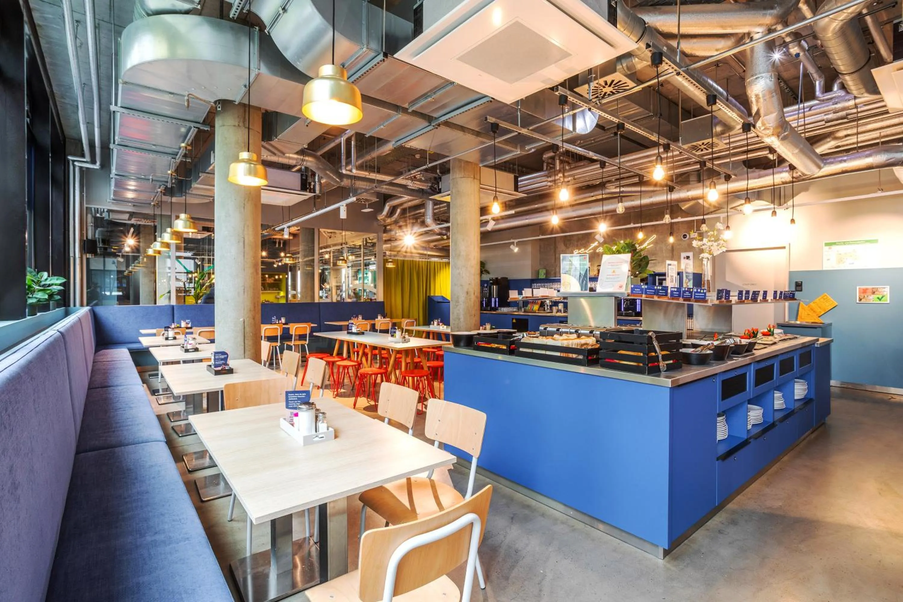 Breakfast in MEININGER Hotel Berlin East Side Gallery