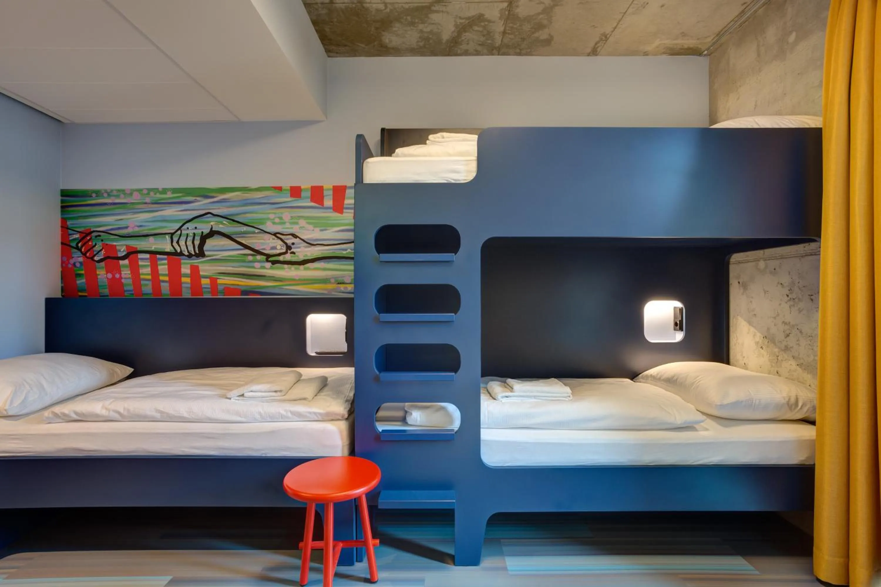 Bedroom, Bed in MEININGER Hotel Berlin East Side Gallery