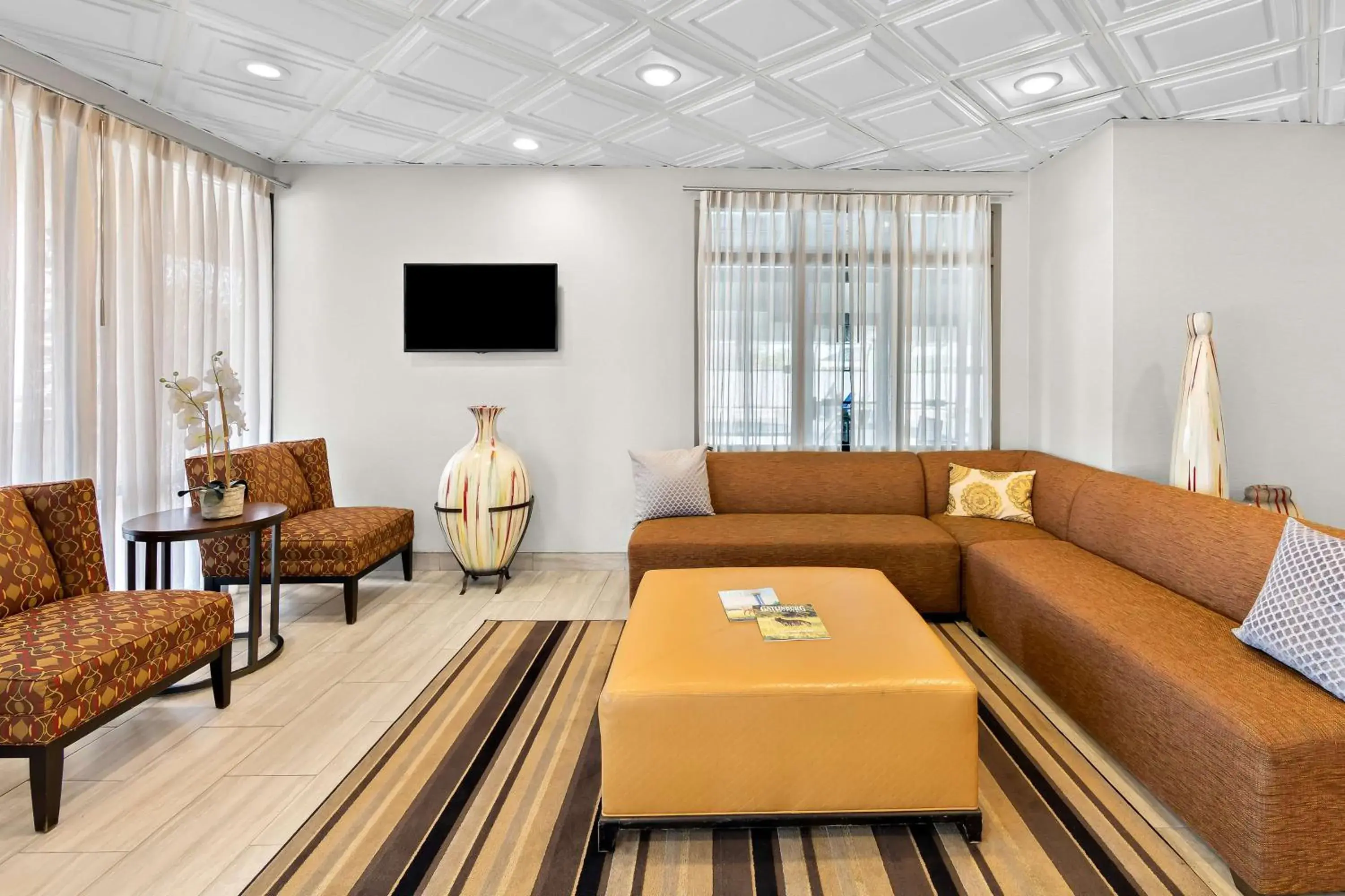 Lobby or reception in Best Western Knoxville Suites - Downtown Lobby or reception in Best Western Knoxville Suites - Downtown