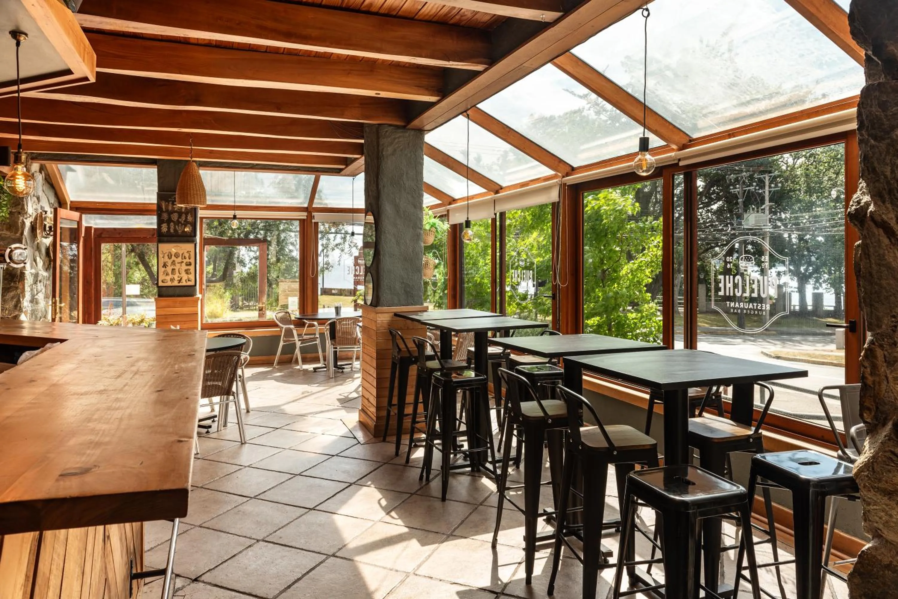 Restaurant/places to eat in Hotel Puelche