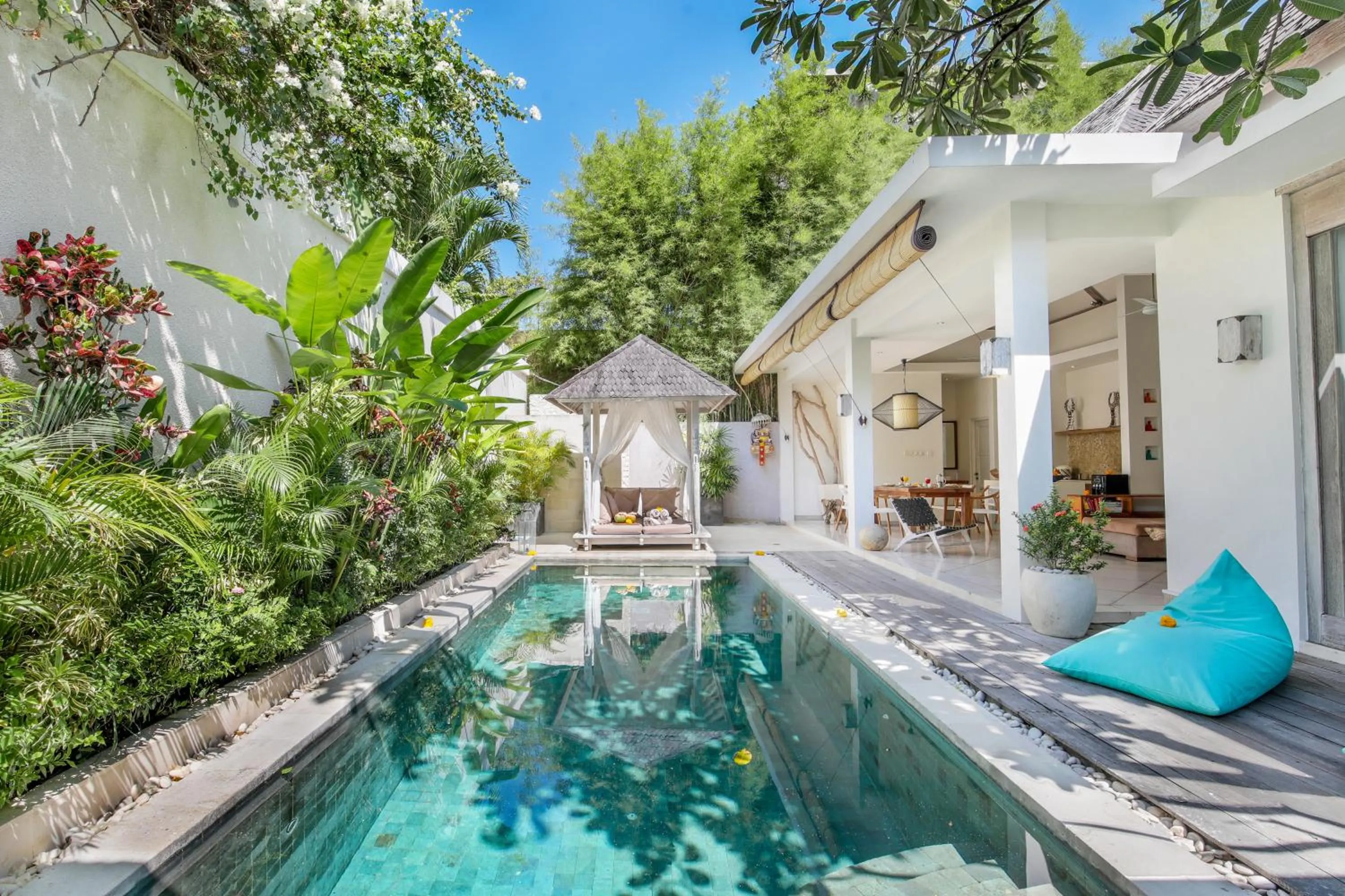 Swimming pool in Villa Safari