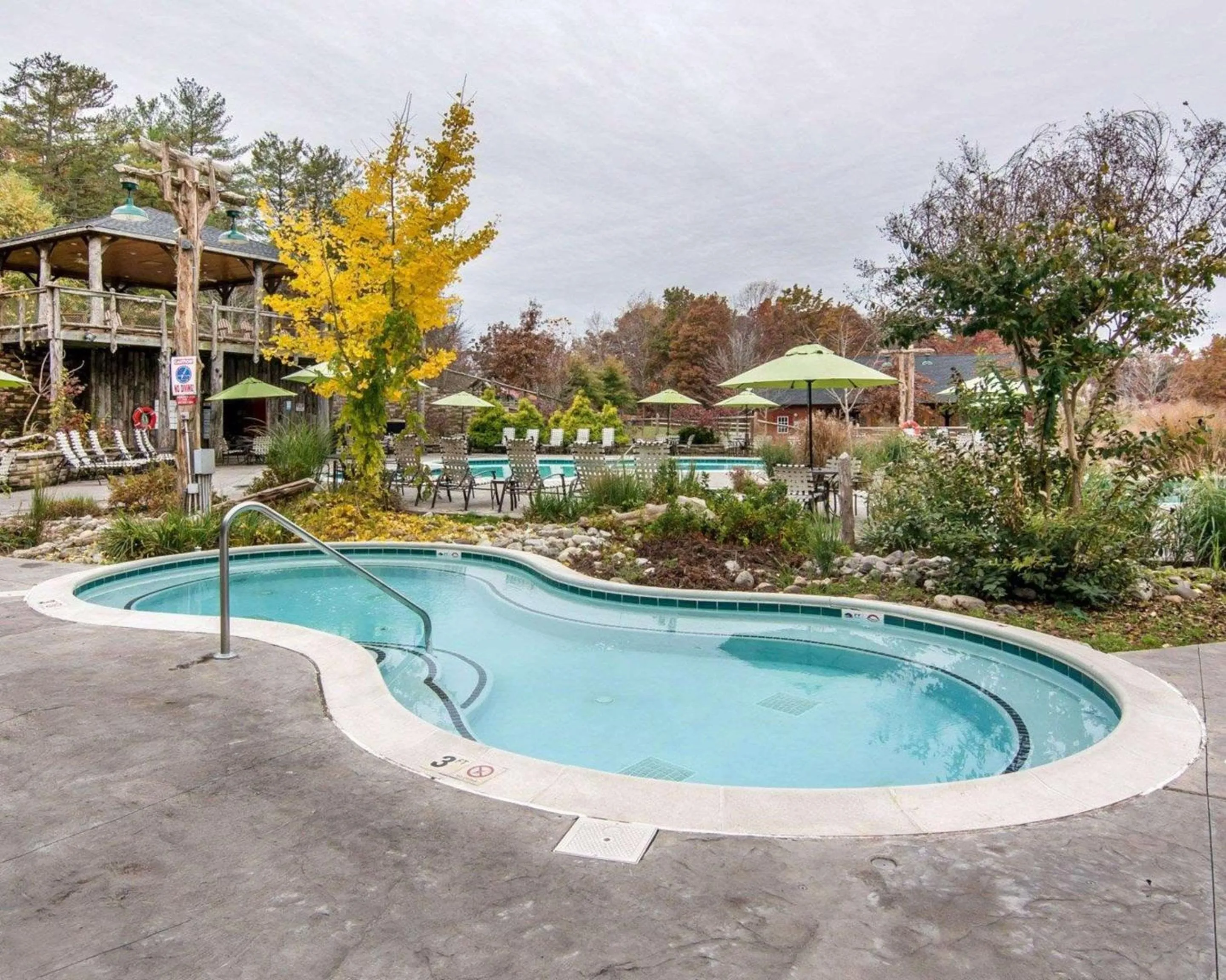 Swimming pool in Bluegreen Vacations Shenandoah Crossing, an Ascend Collection Resort