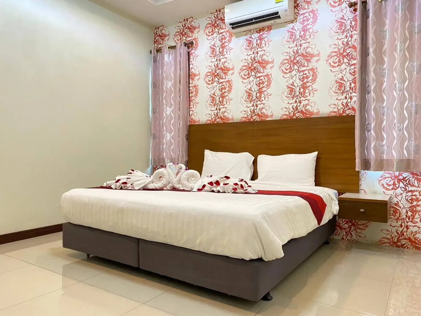Standard Double Room in Chaophayathara Riverside Hotel Standard Double Room in Chaophayathara Riverside Hotel