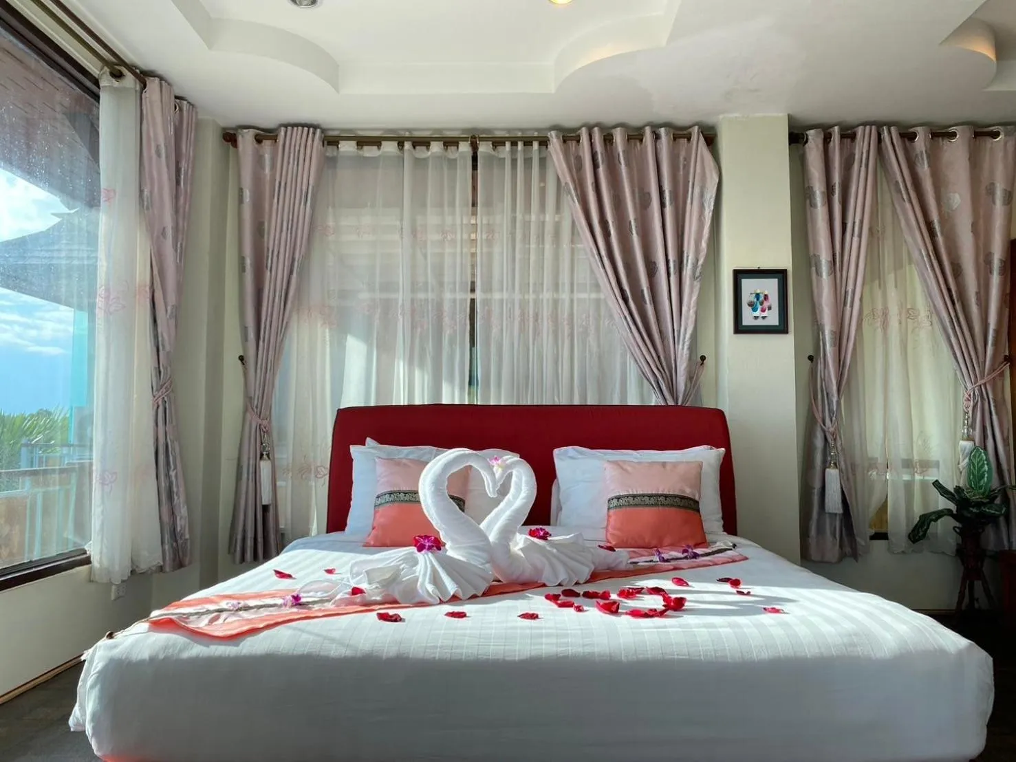 Bed in Chaophayathara Riverside Hotel