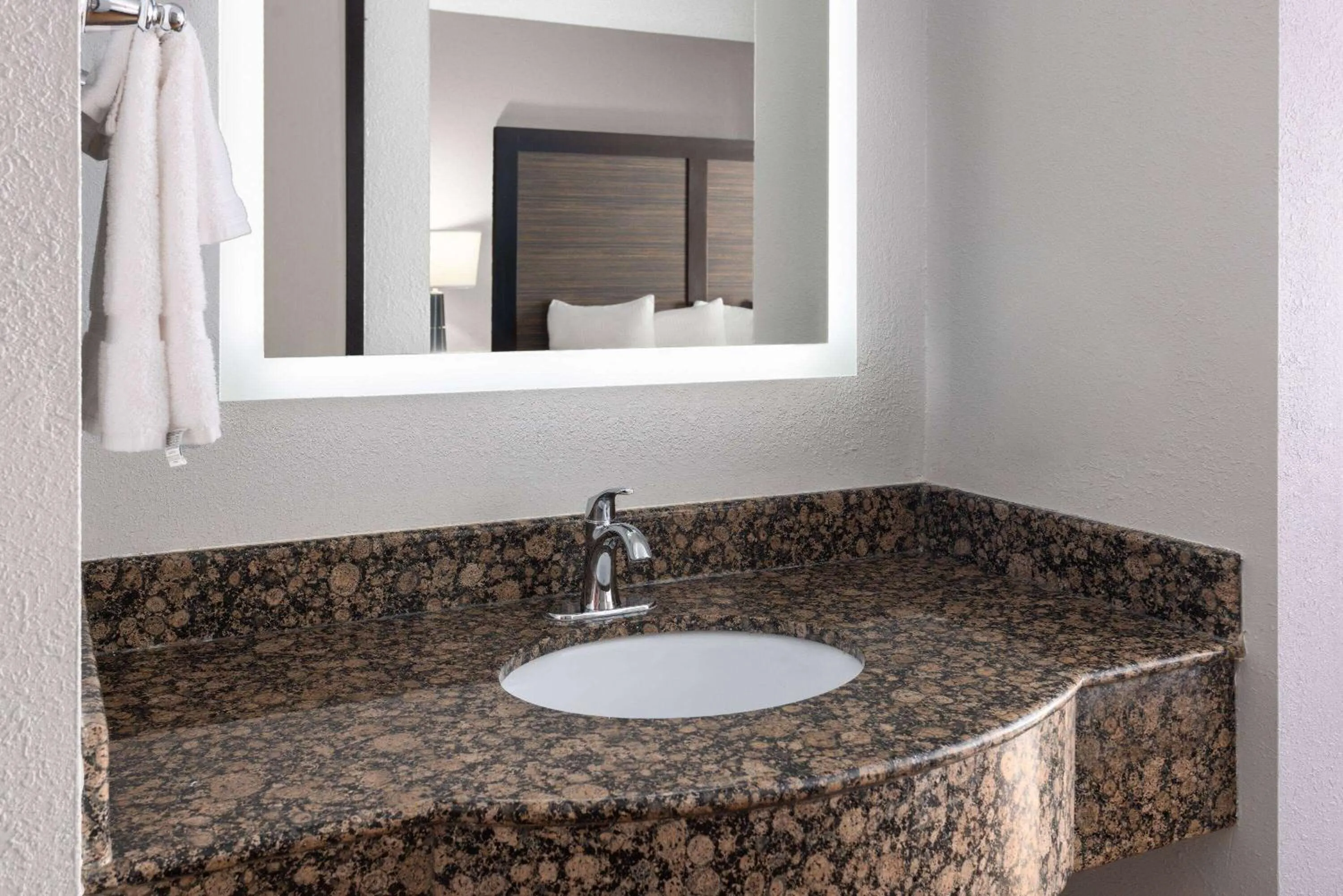 Bathroom in La Quinta Inn by Wyndham Buffalo Airport