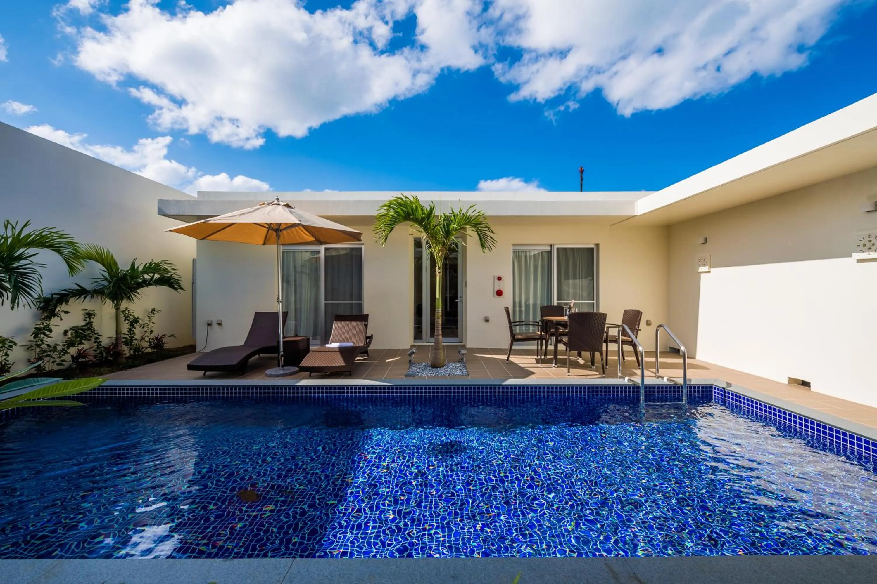 Swimming pool in Ahman Suite Villa Sumuide