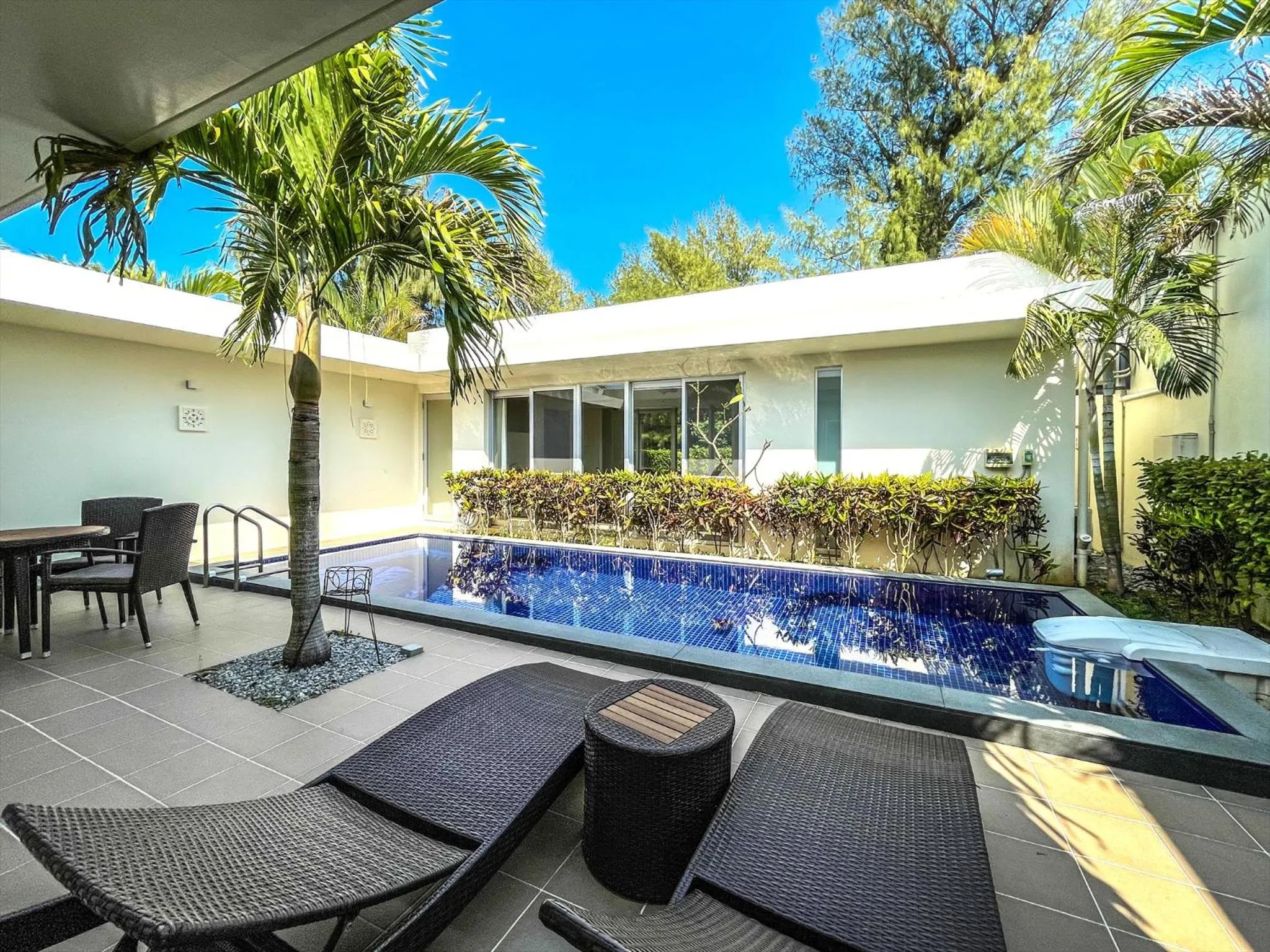 Swimming pool in Ahman Suite Villa Sumuide