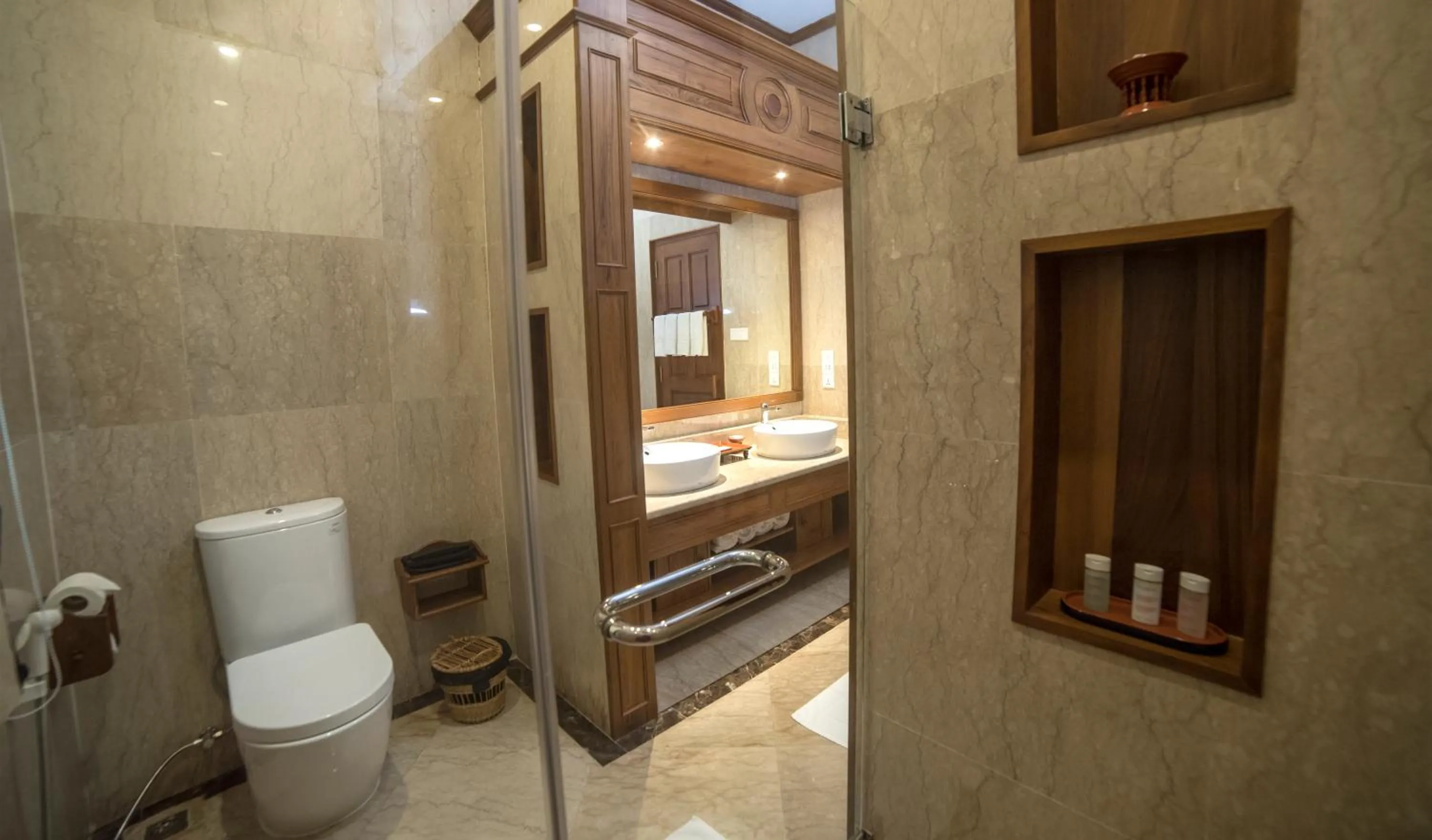 Toilet in Heritage Bagan Hotel