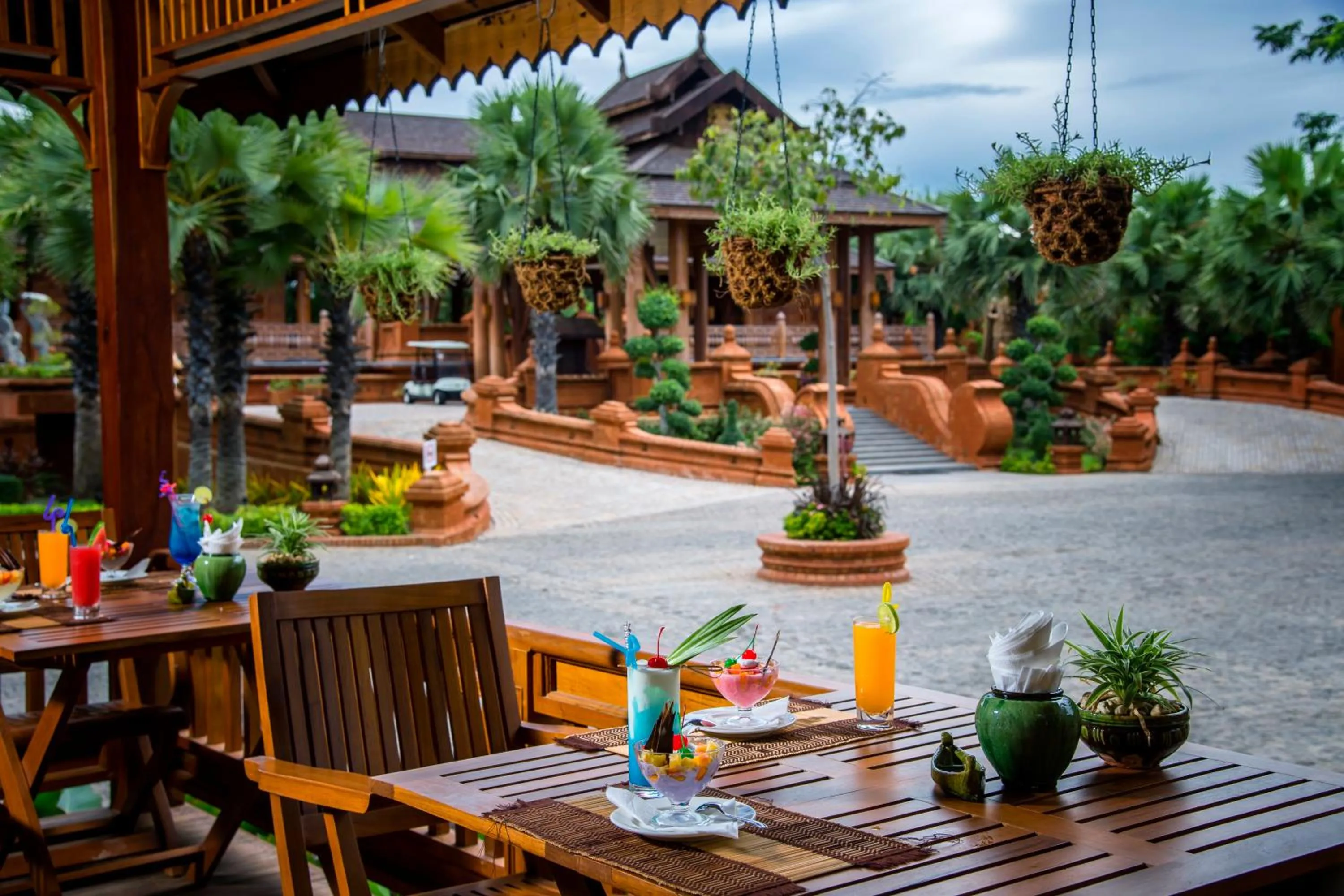 Restaurant/places to eat in Heritage Bagan Hotel