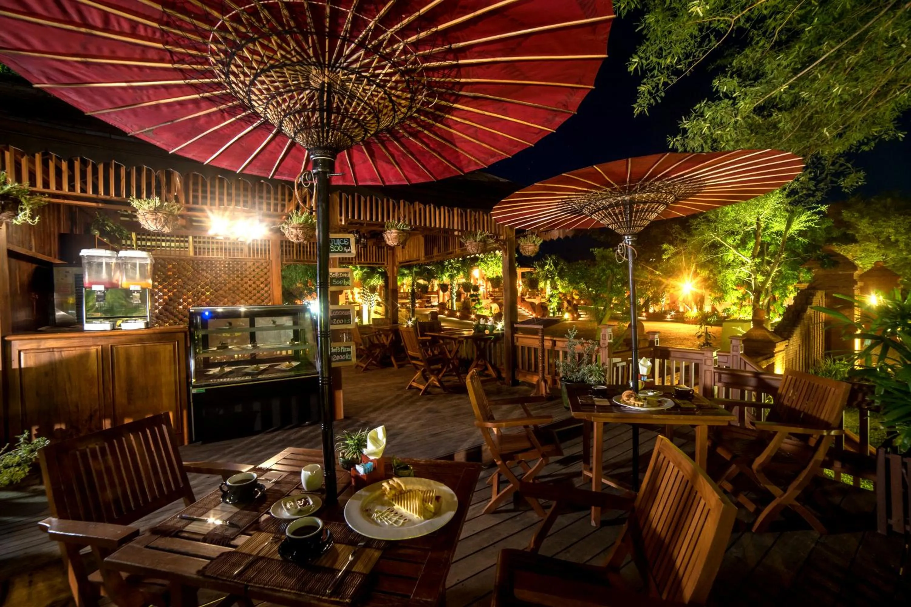 Restaurant/places to eat in Heritage Bagan Hotel