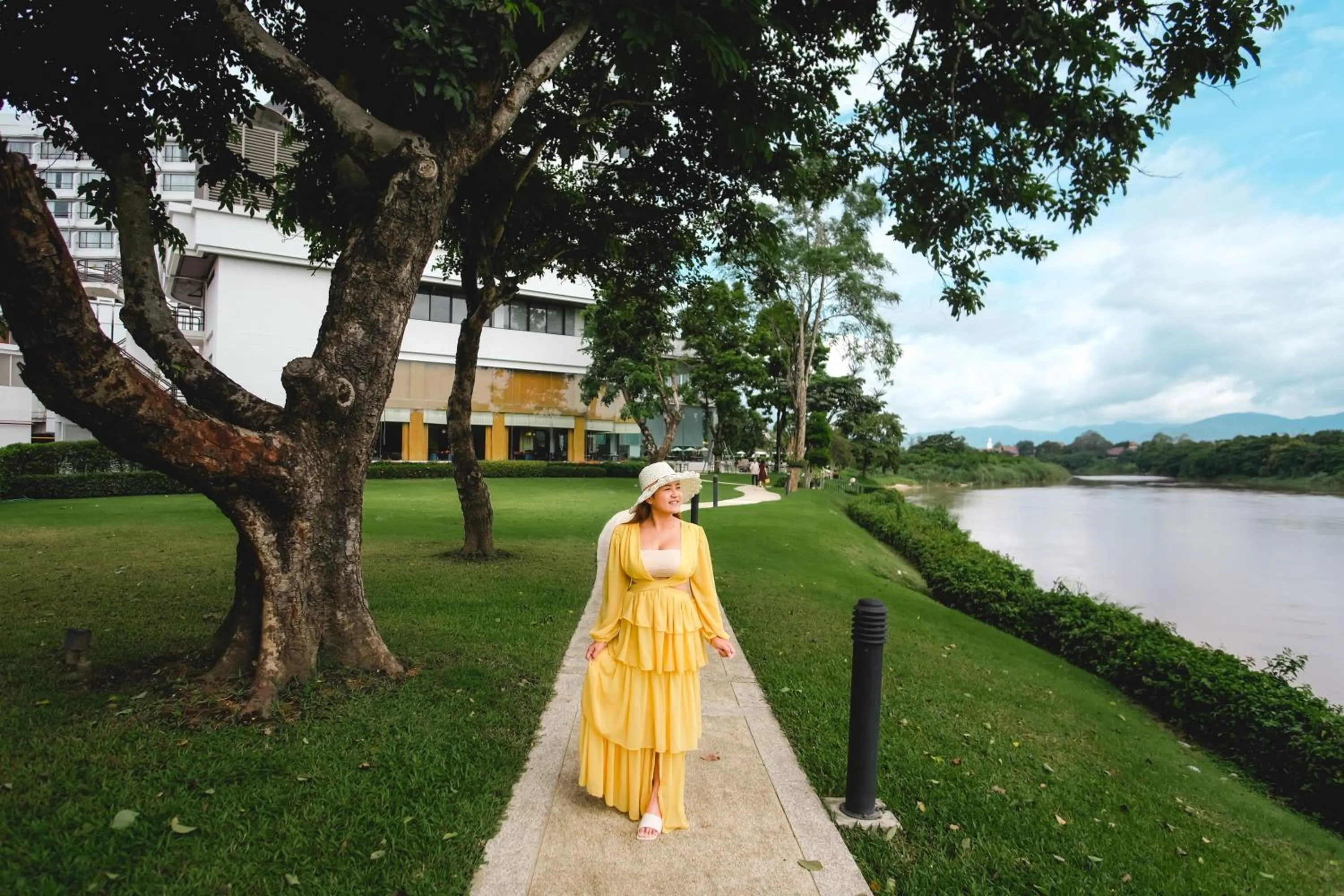 Lobby or reception in The Riverie by Katathani