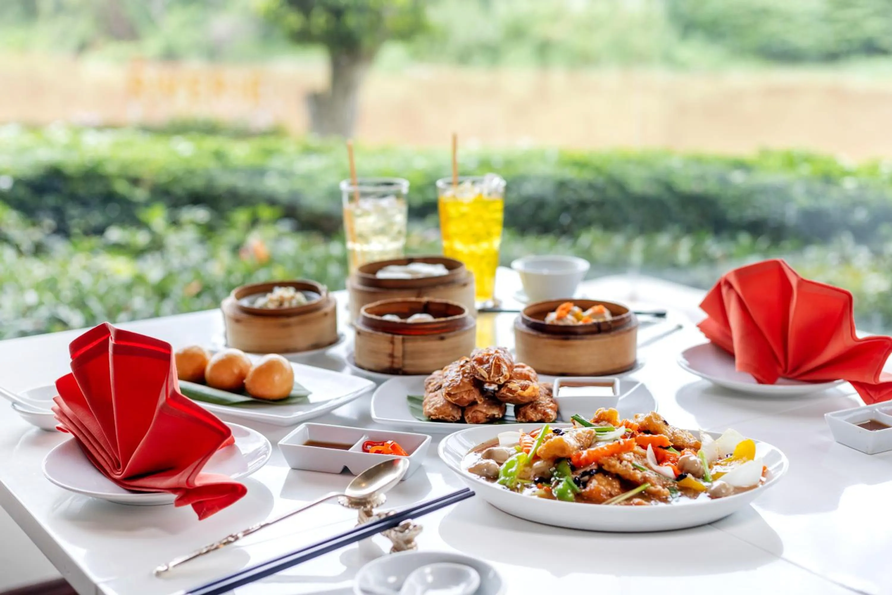 Food in The Riverie by Katathani