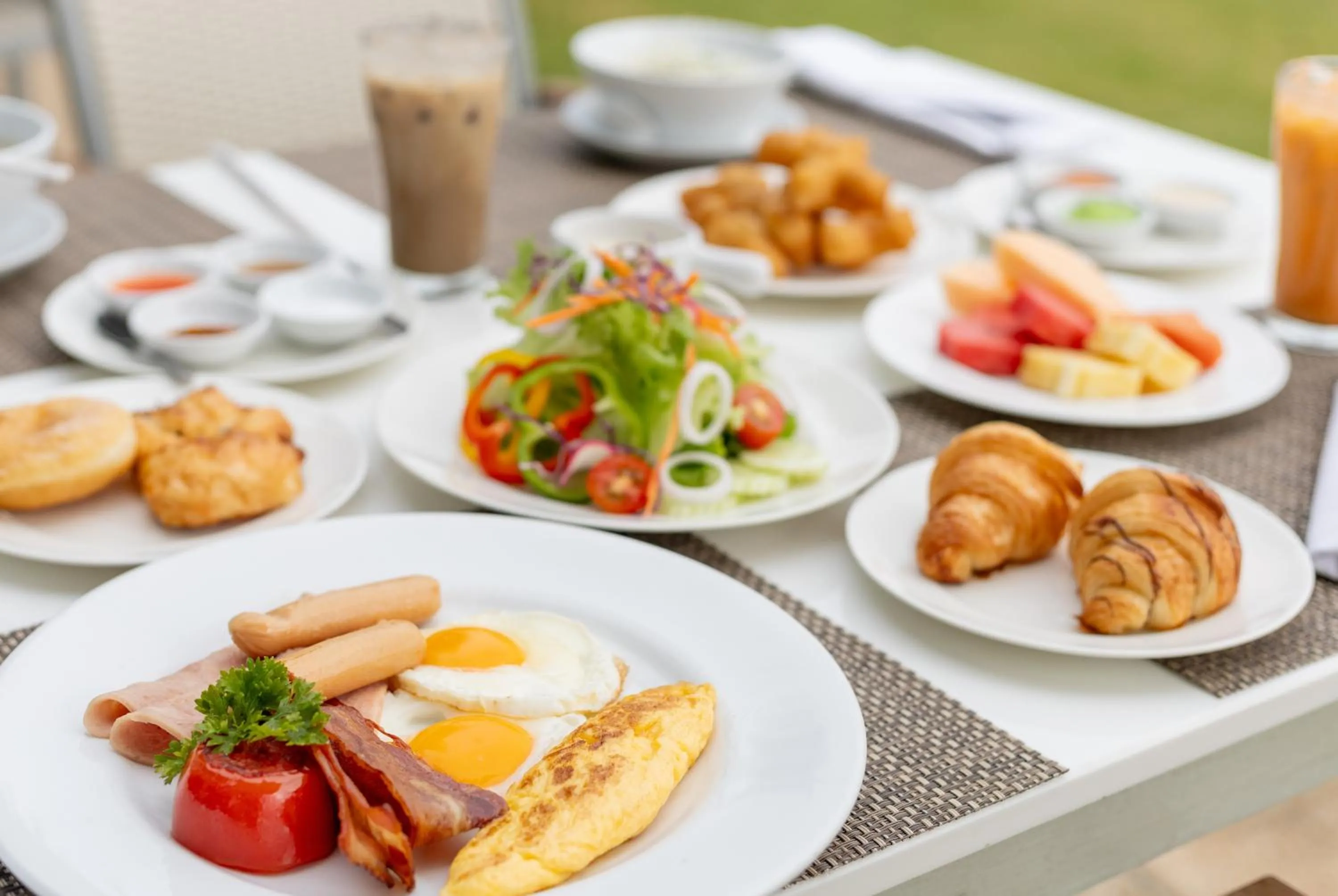 Breakfast in The Riverie by Katathani