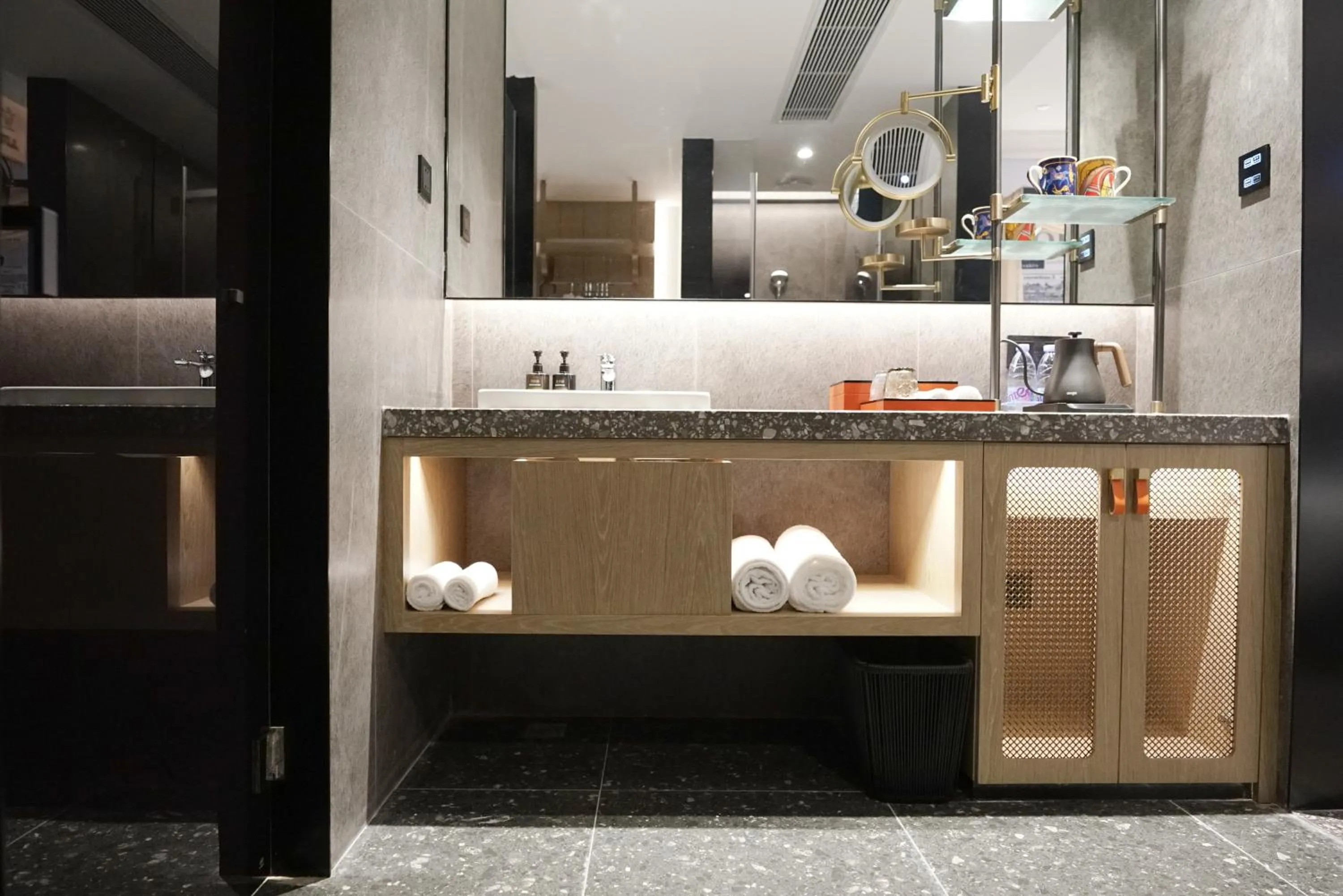 towels in Paco Hotel Datang Metro Guangzhou-Free breakfast and proximity to Pazhou Exhibition Center