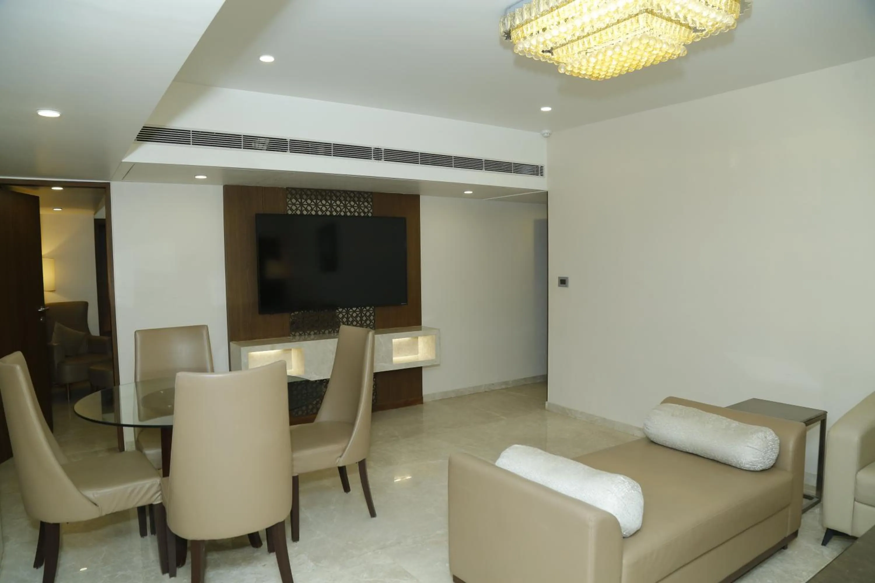 TV and multimedia in Sarovar Portico Rivera Ahmedabad